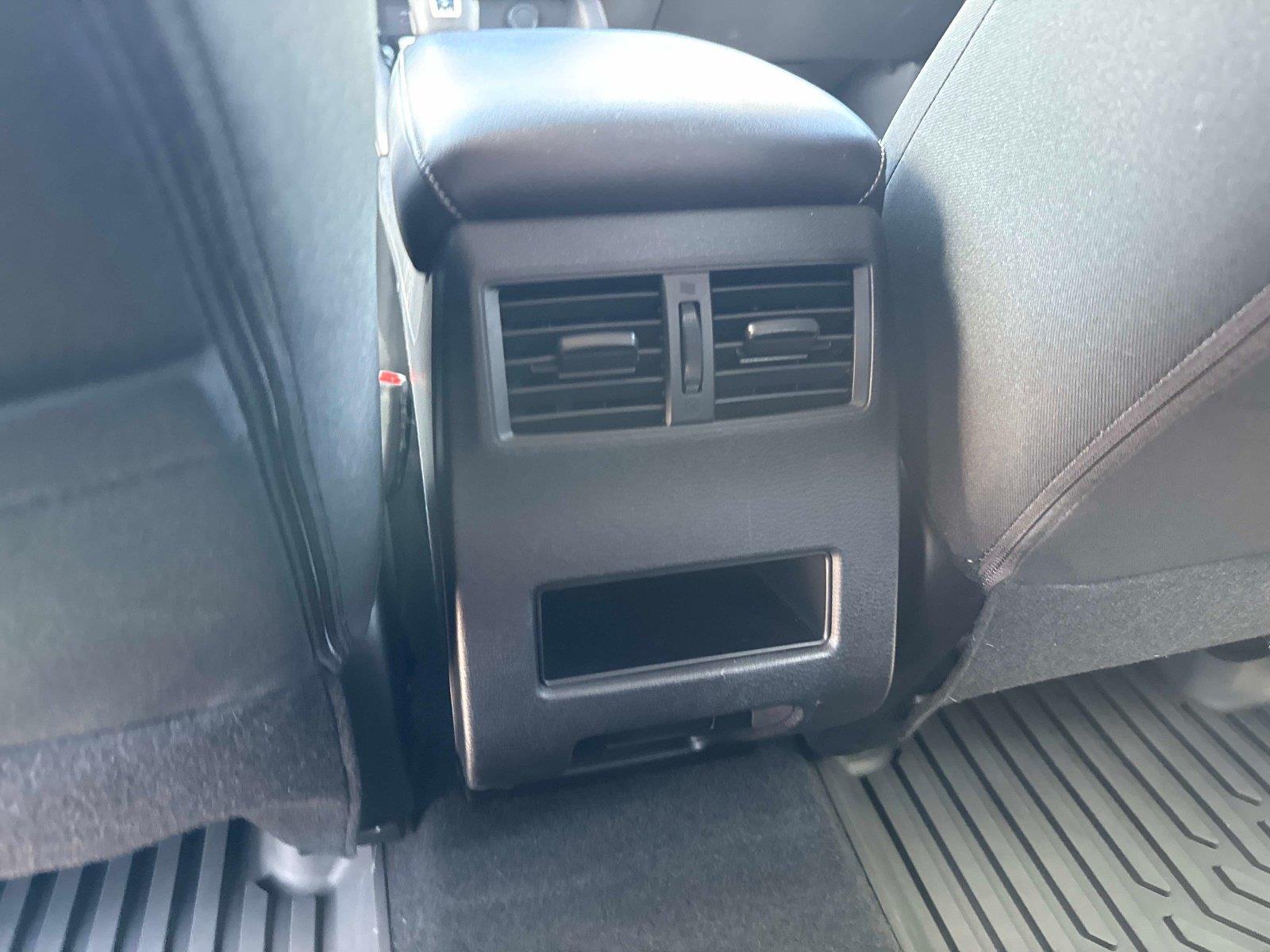2024 Mitsubishi Outlander ES