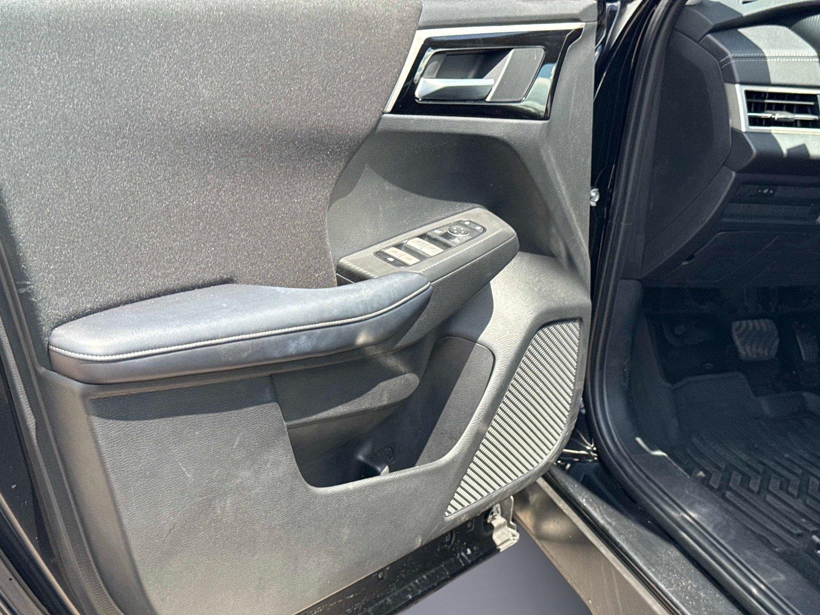 2024 Mitsubishi Outlander ES