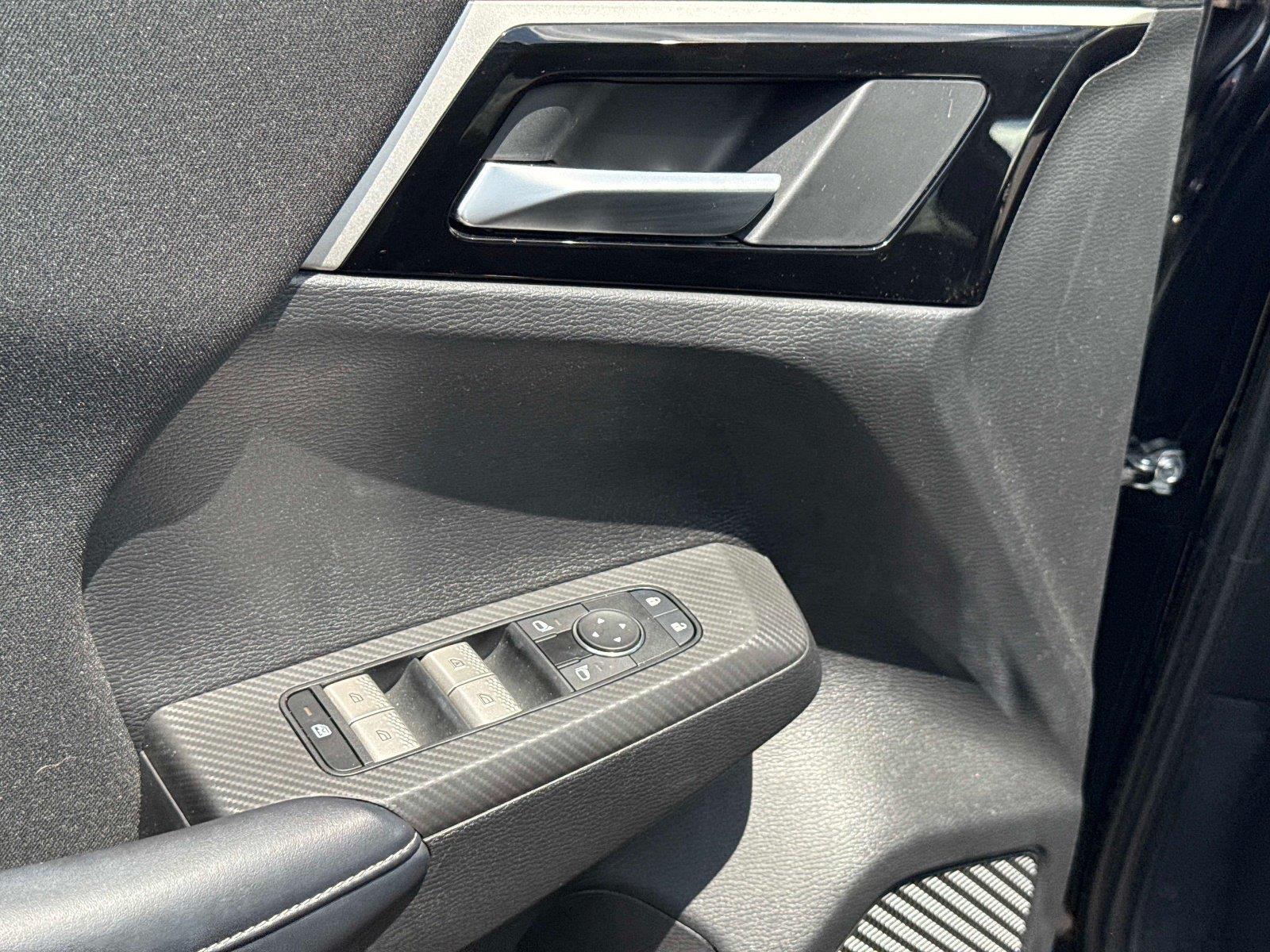 2024 Mitsubishi Outlander ES