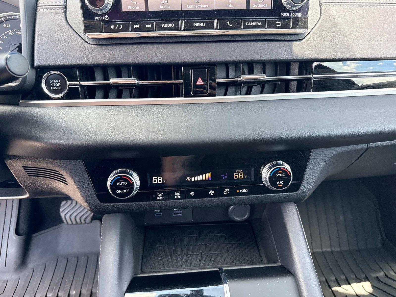 2024 Mitsubishi Outlander ES