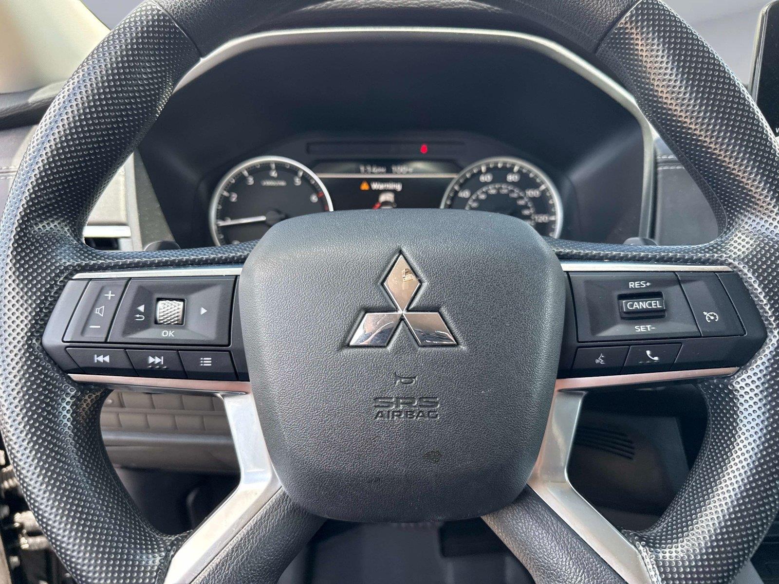 2024 Mitsubishi Outlander ES