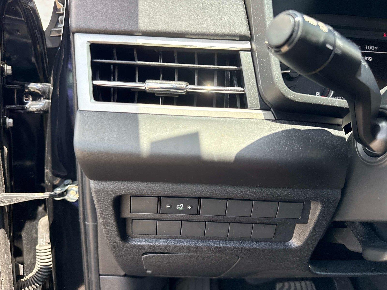 2024 Mitsubishi Outlander ES