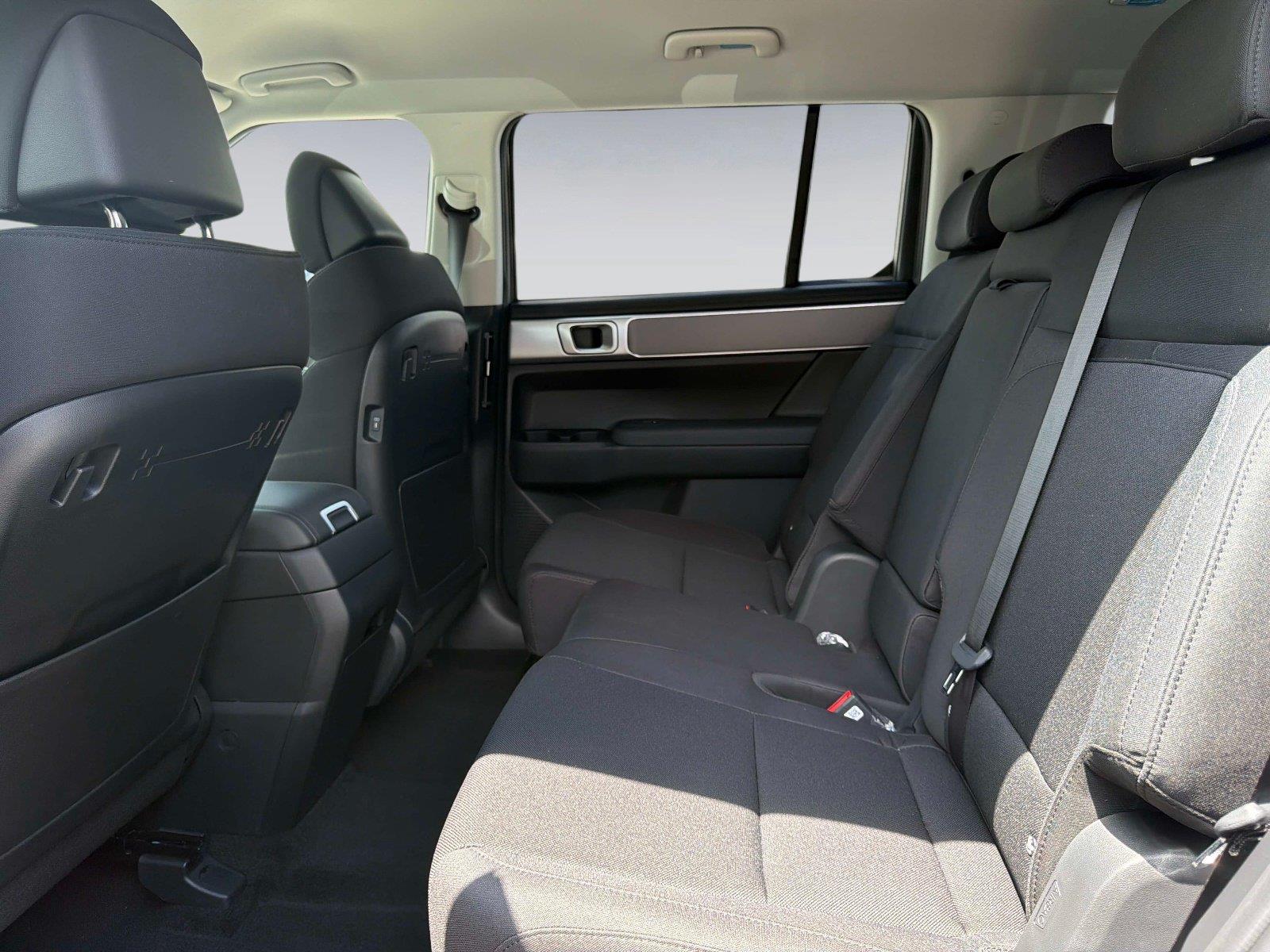 2027 Hyundai Santa Fe SE