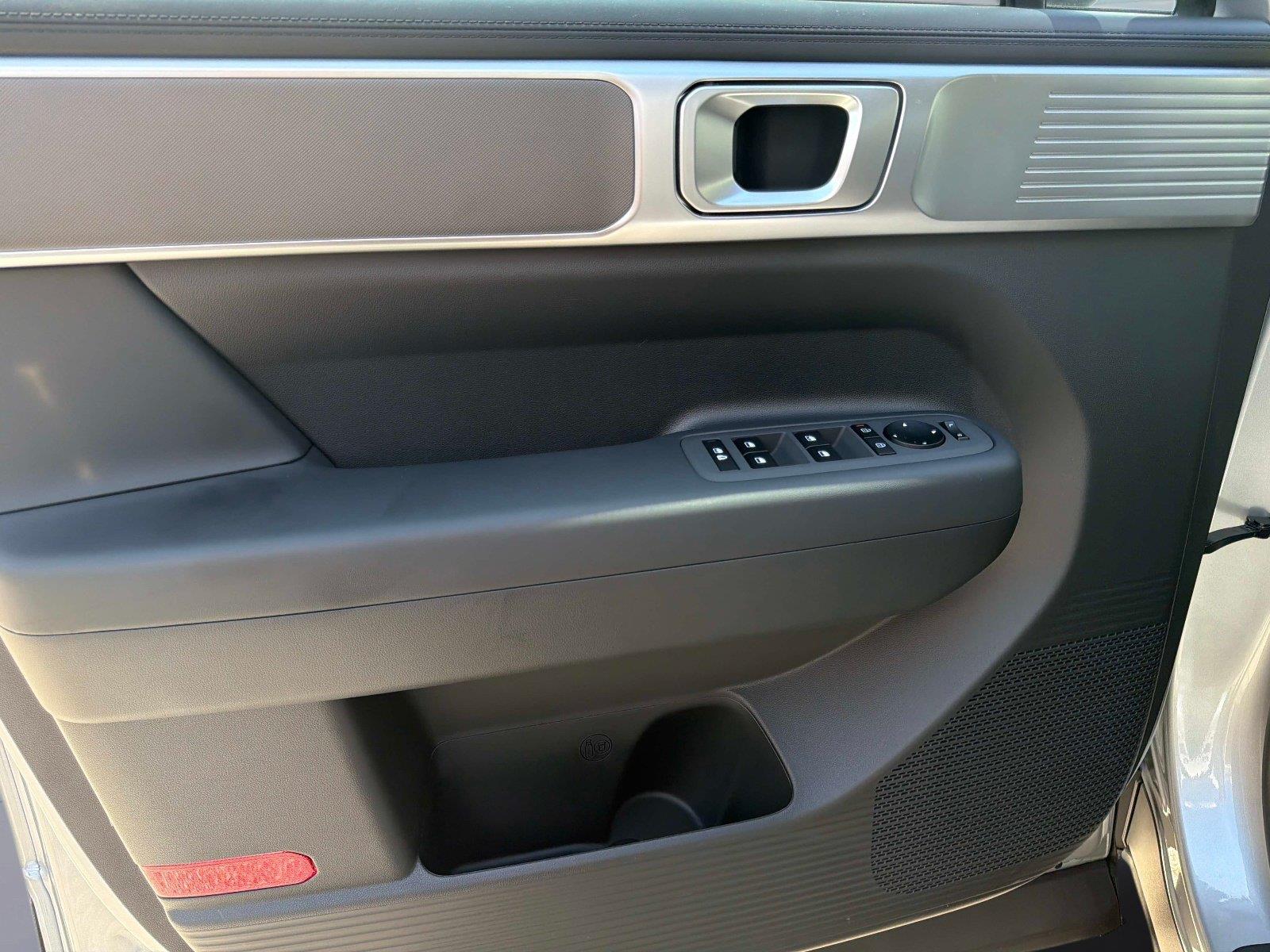 2027 Hyundai Santa Fe SE
