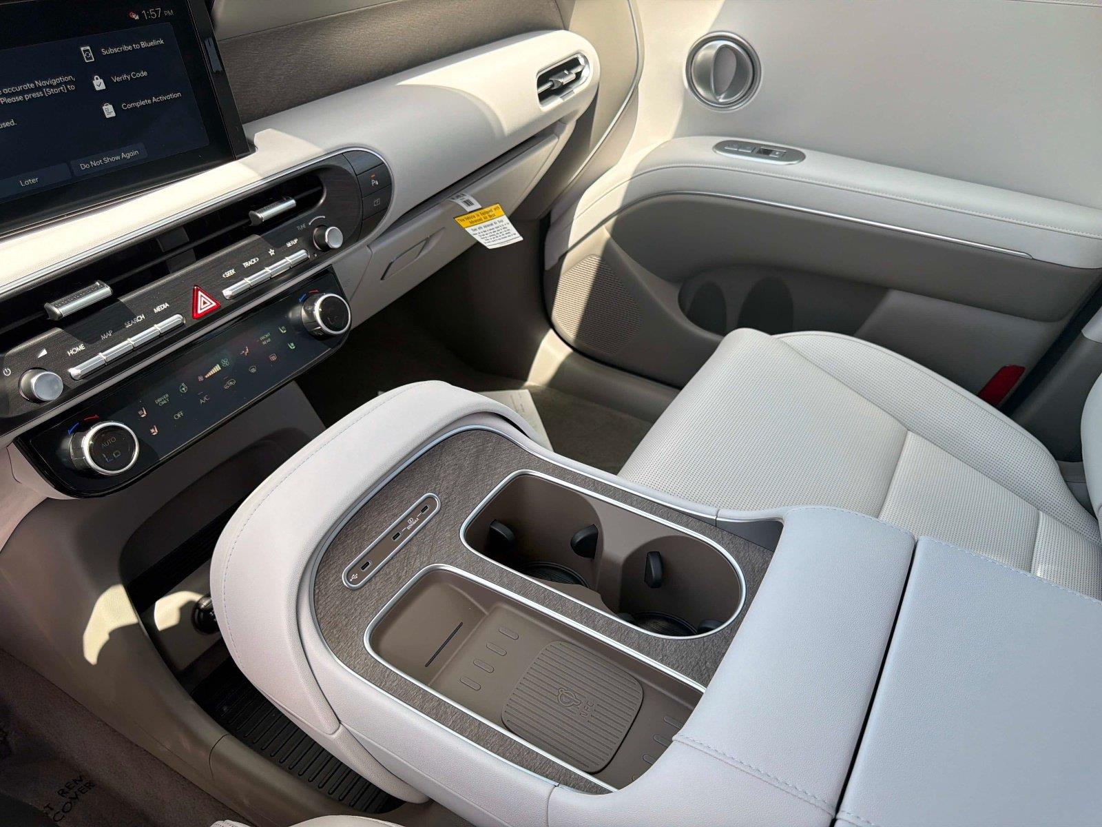 2027 Hyundai Palisade Hybrid Blue SEL Premium 8P