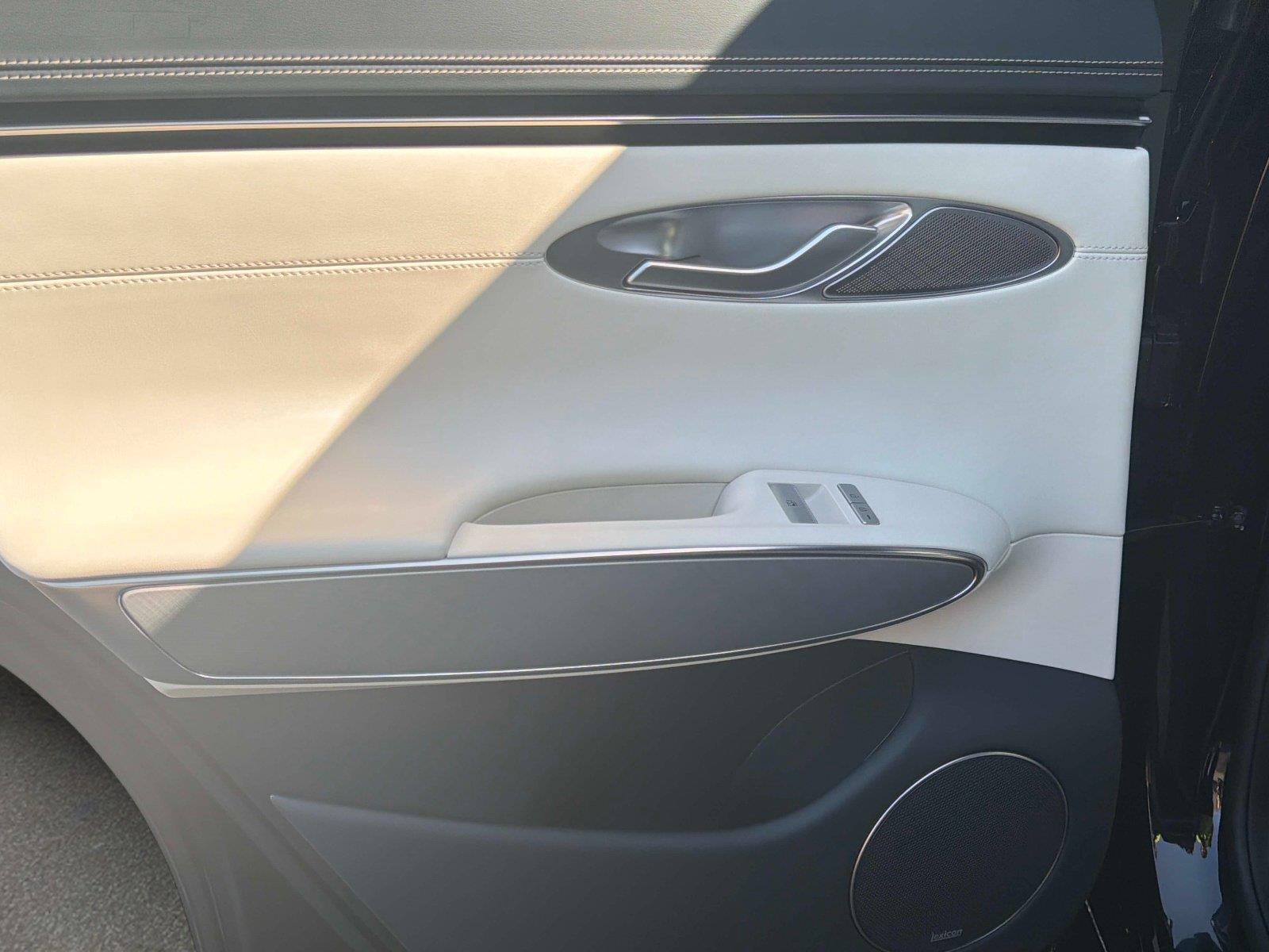 2025 Genesis Electrified GV70 Advanced