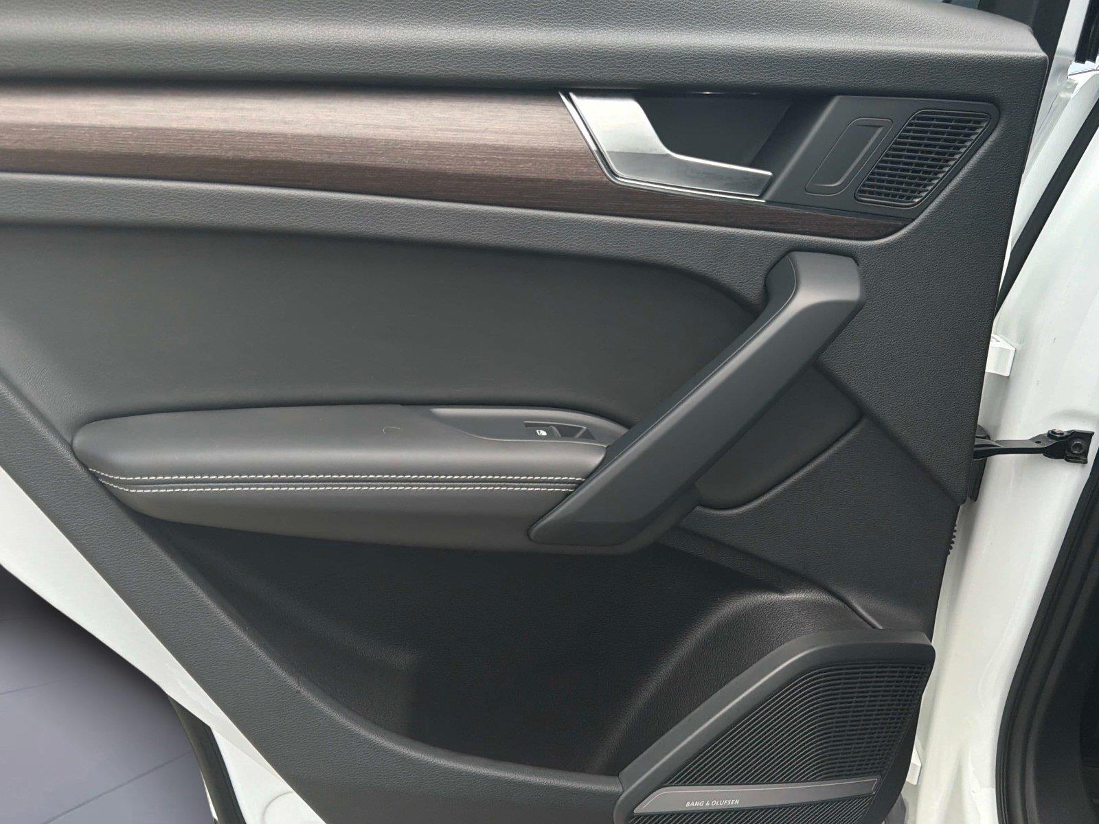 2022 Audi Q5 S line Premium Plus