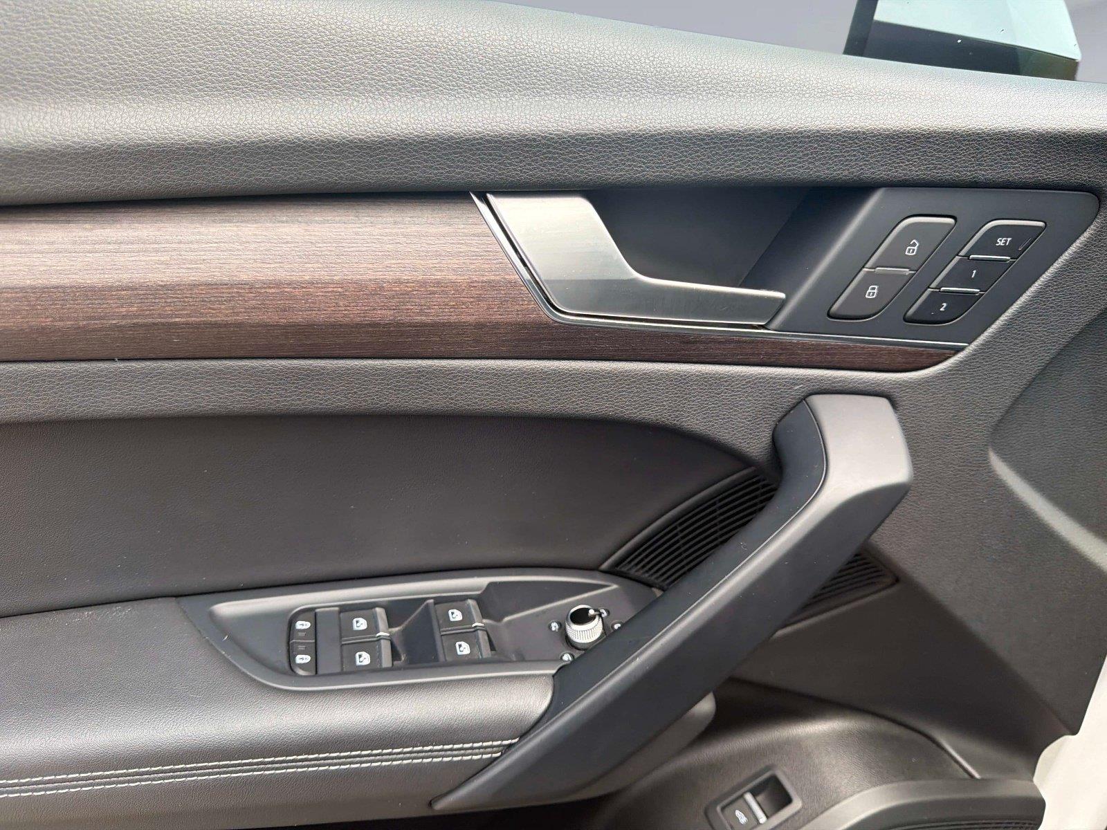 2022 Audi Q5 S line Premium Plus