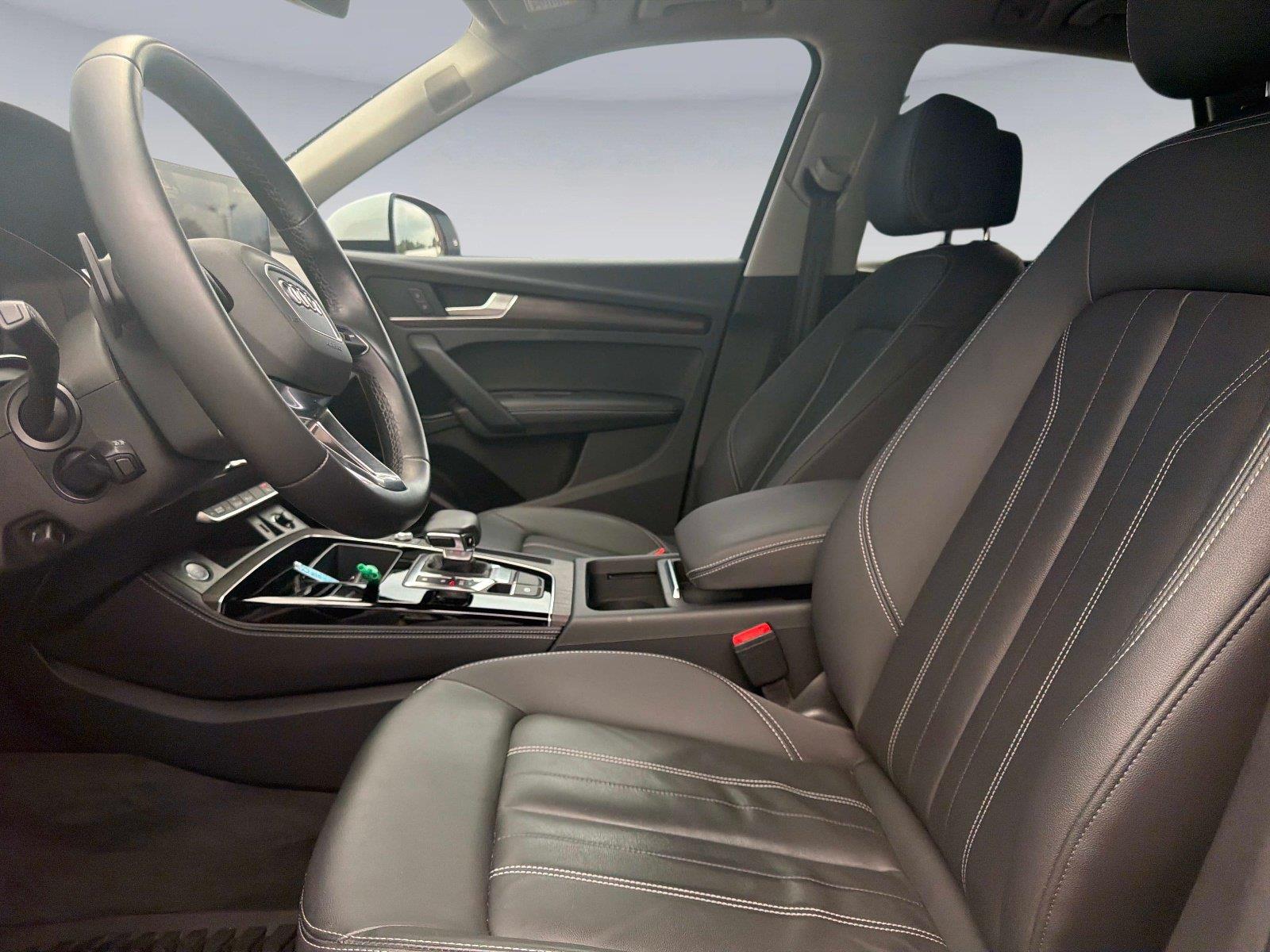 2022 Audi Q5 S line Premium Plus