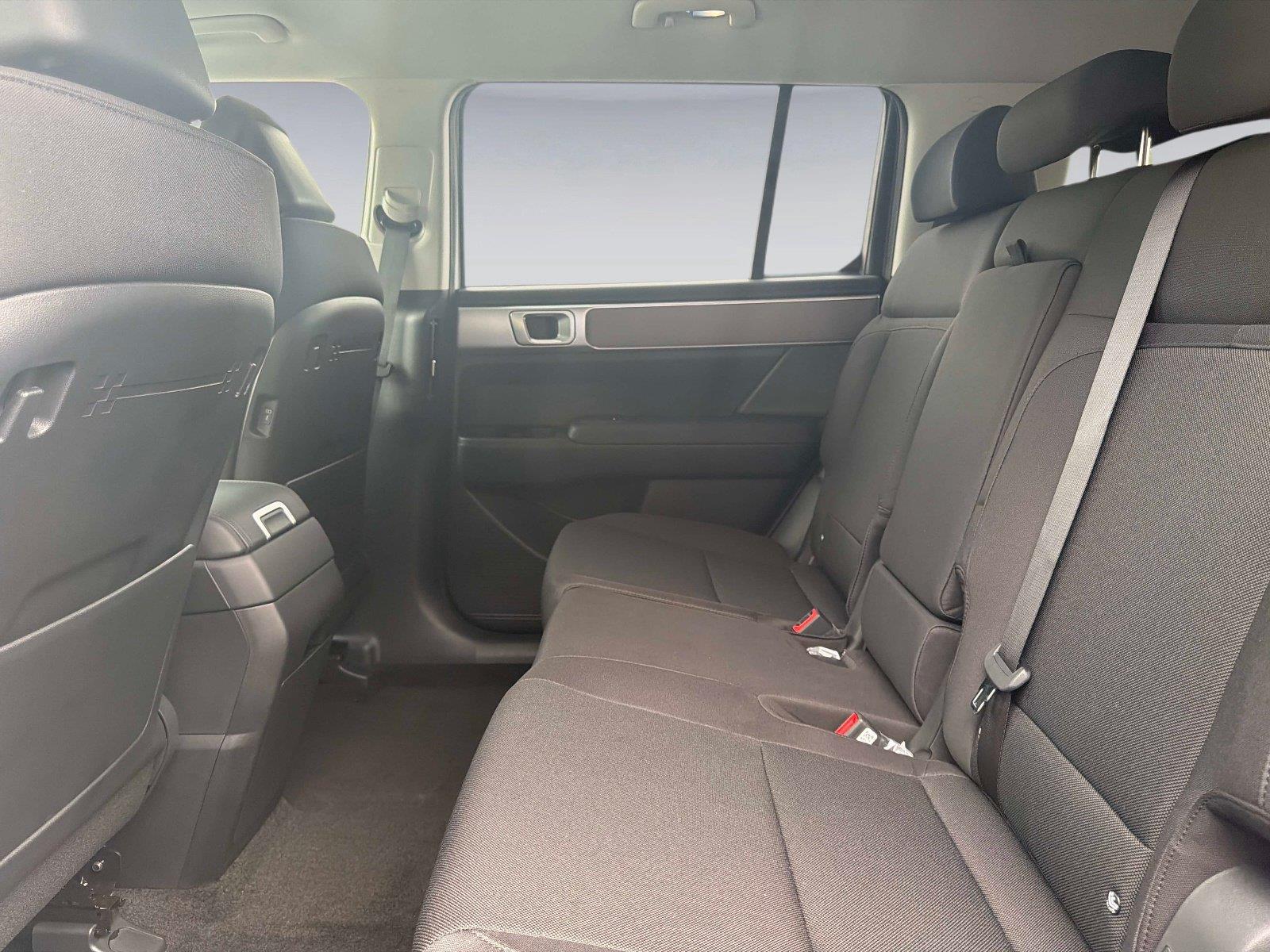 2027 Hyundai Santa Fe SE