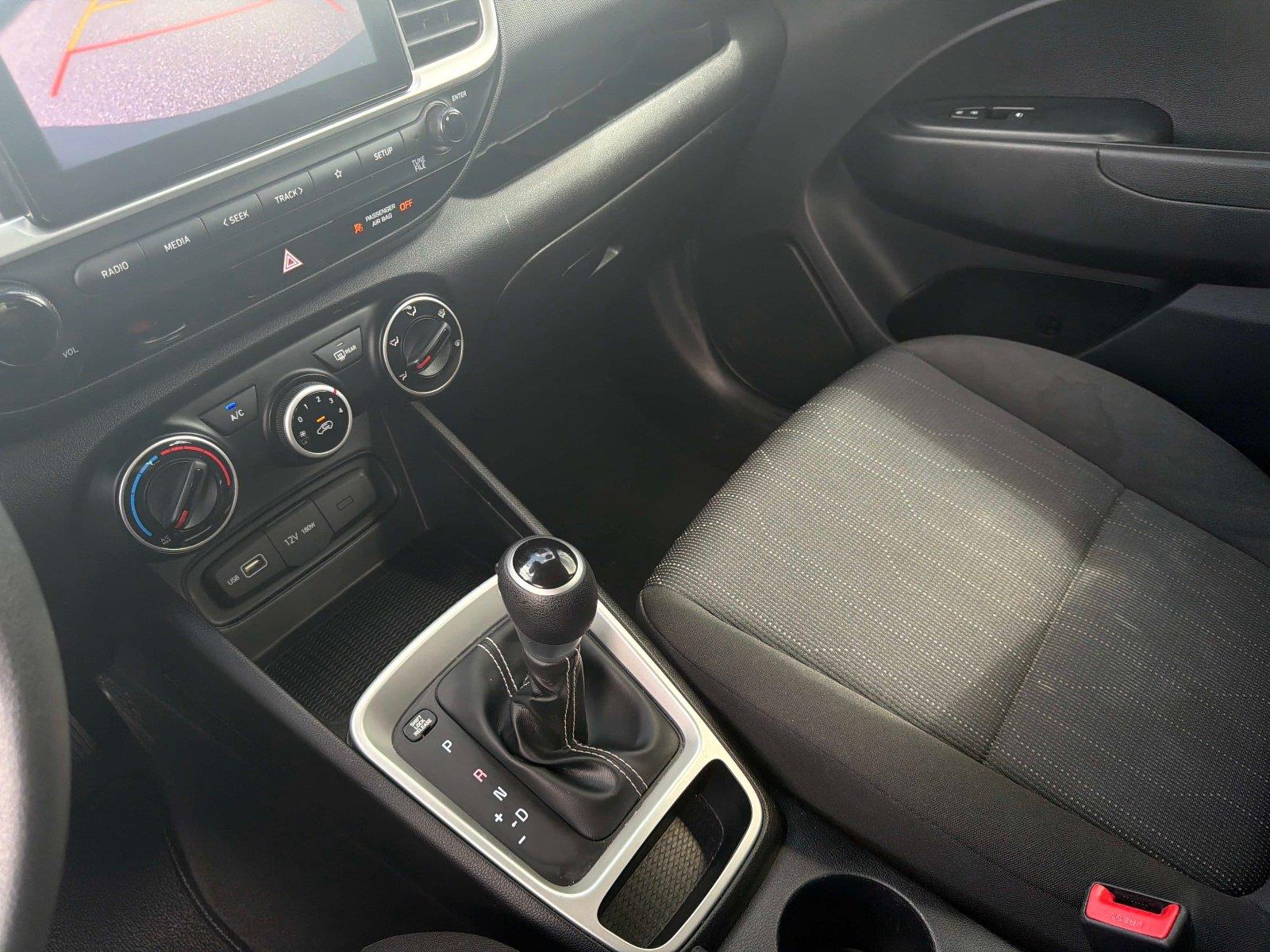 2022 Hyundai Venue SE