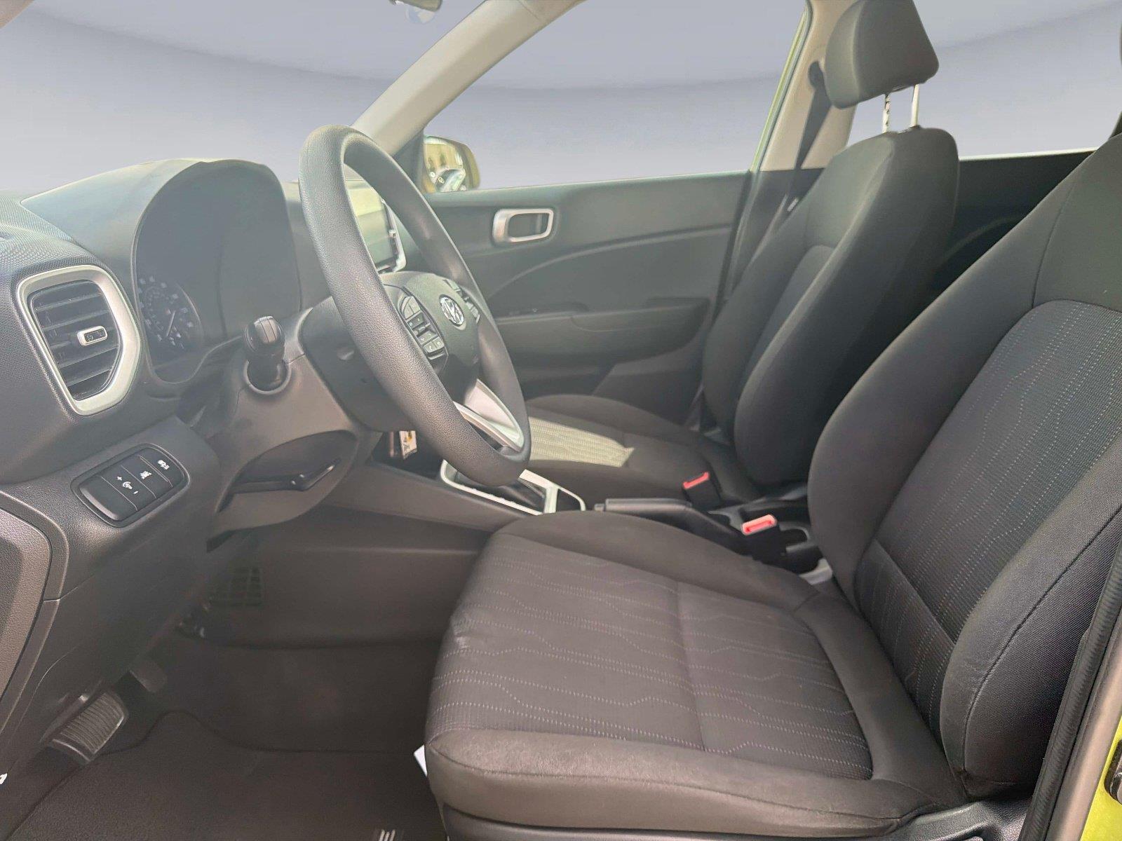 2022 Hyundai Venue SE