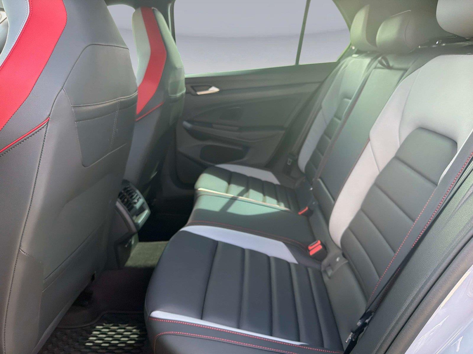 2025 Volkswagen Golf GTI SE