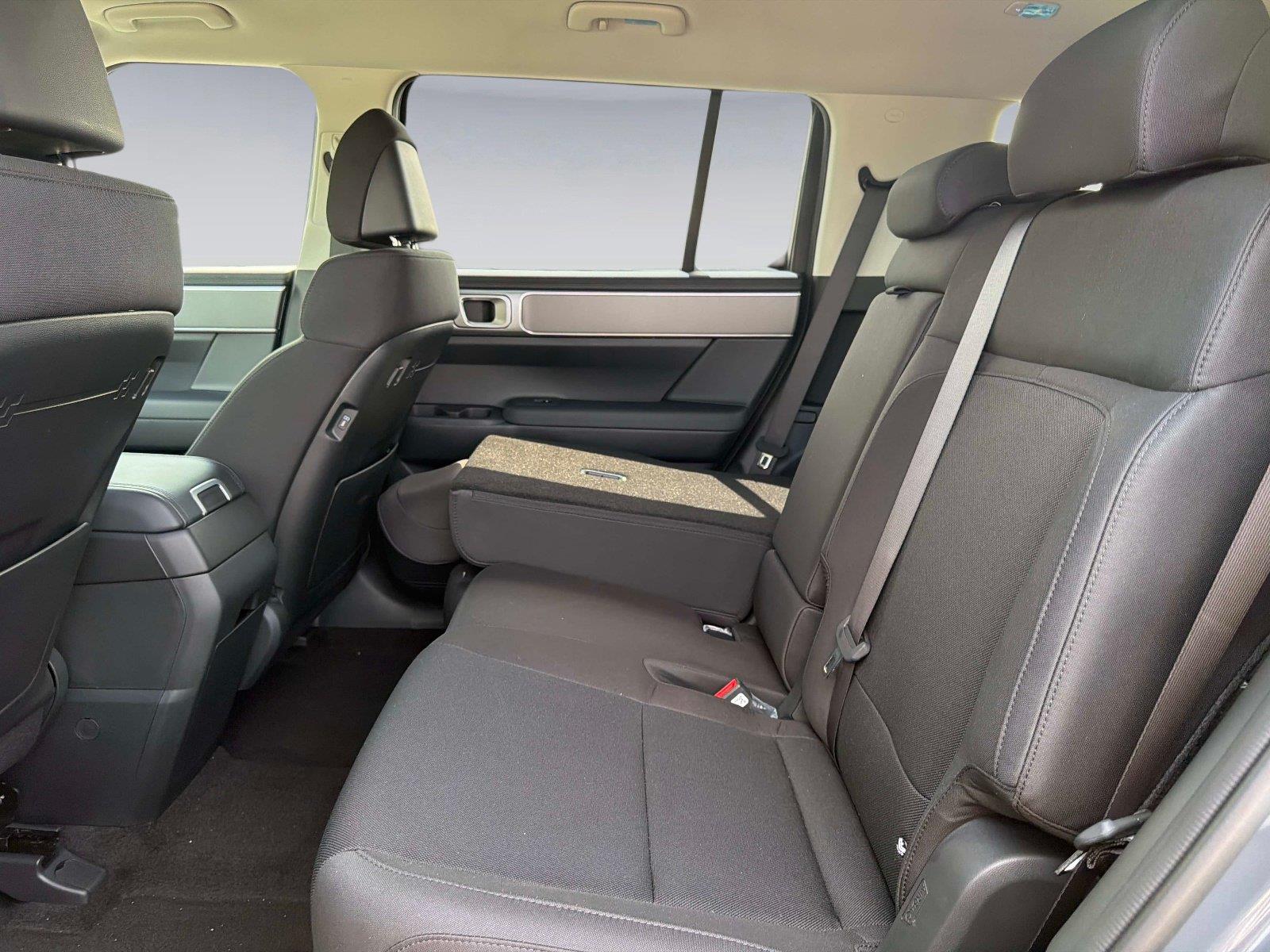 2027 Hyundai Santa Fe SE