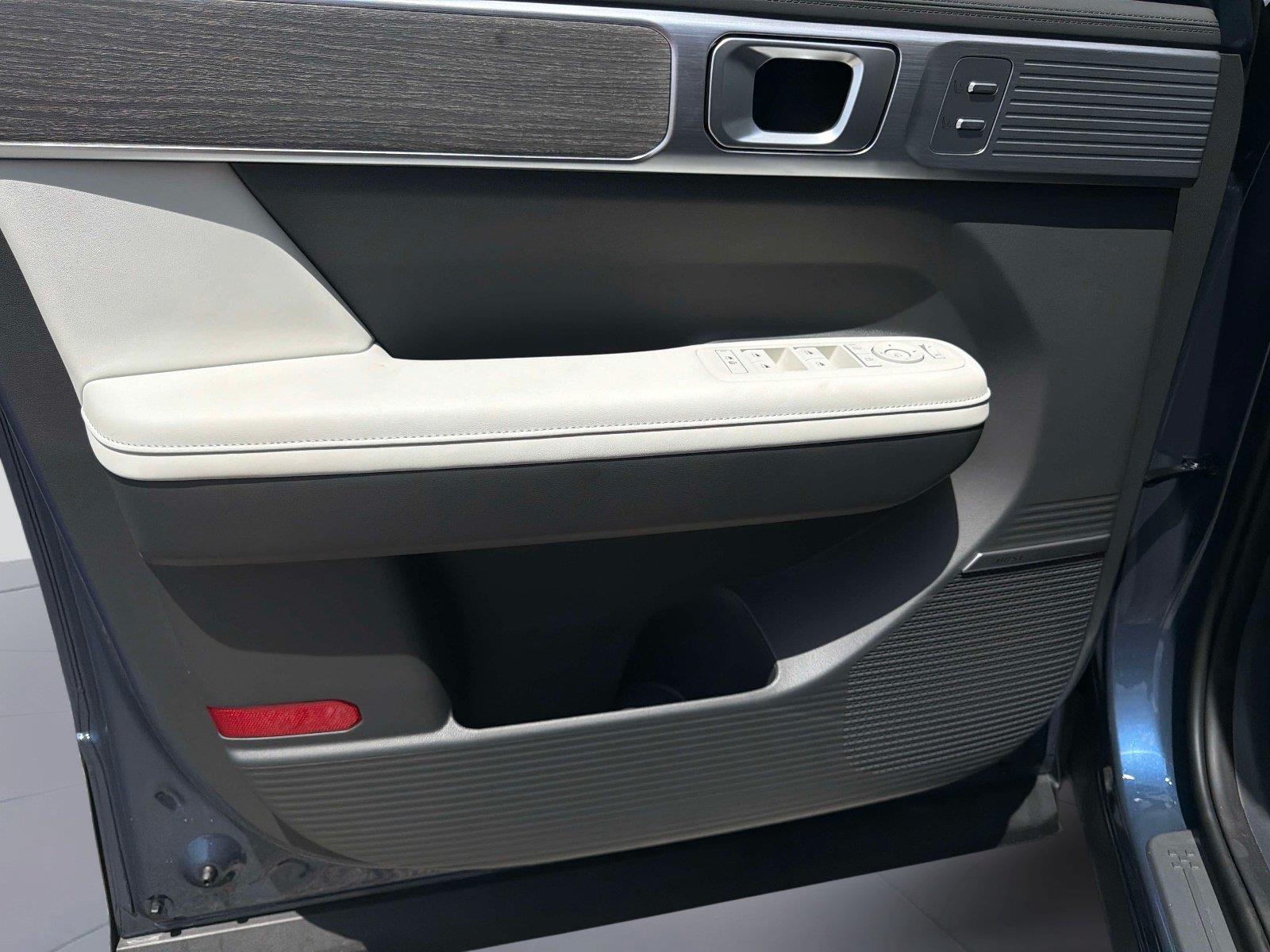 2027 Hyundai Santa Fe SE