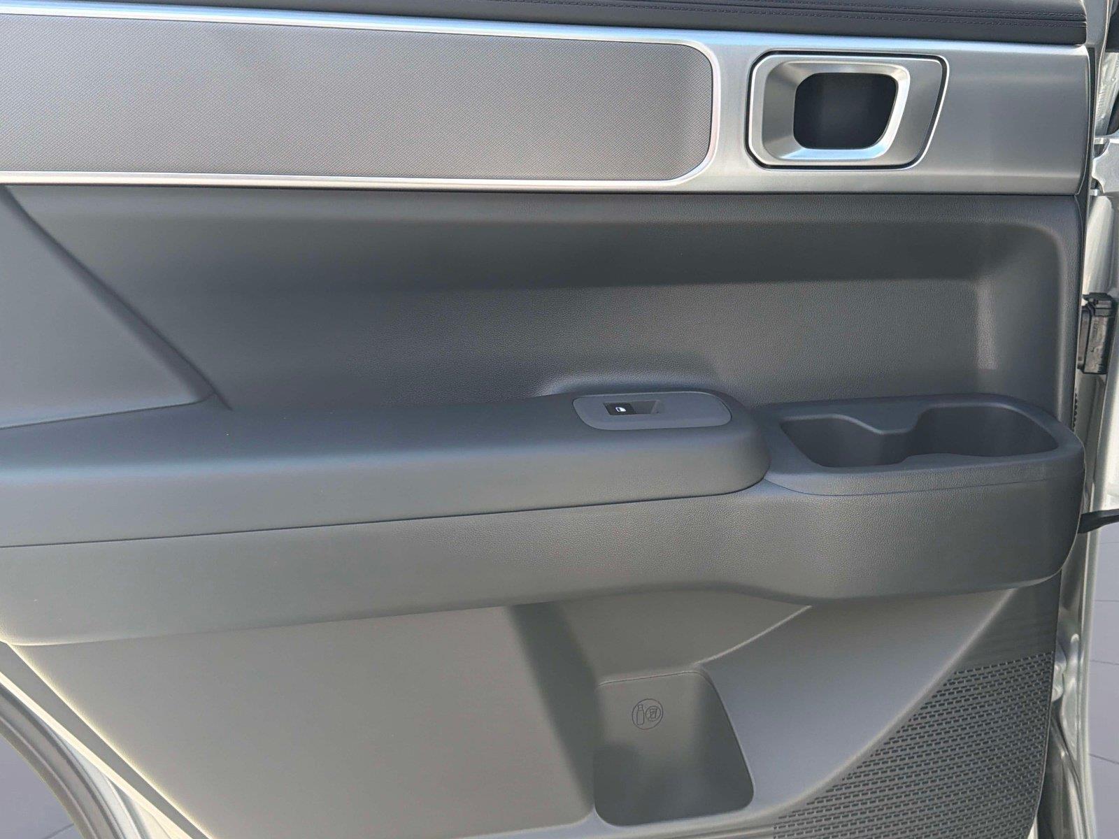 2027 Hyundai Santa Fe SE