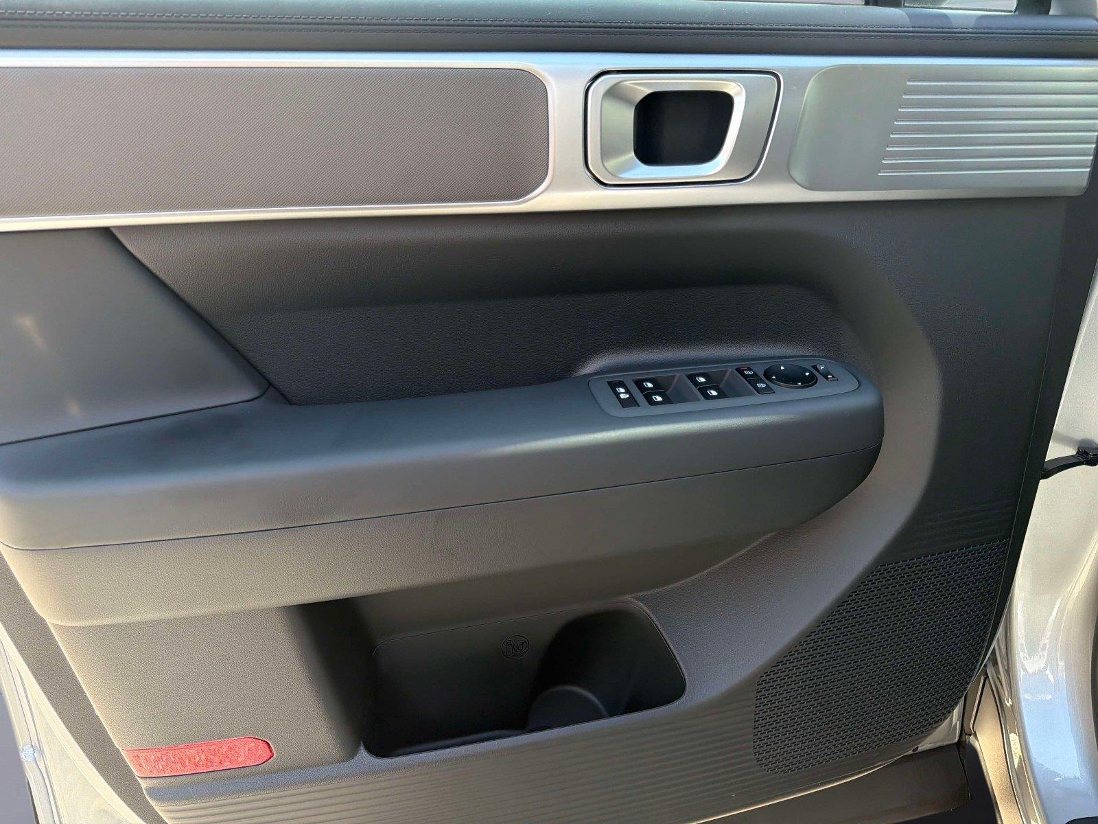 2027 Hyundai Santa Fe SE