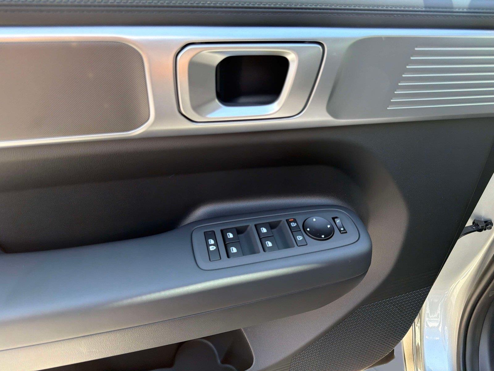 2027 Hyundai Santa Fe SE