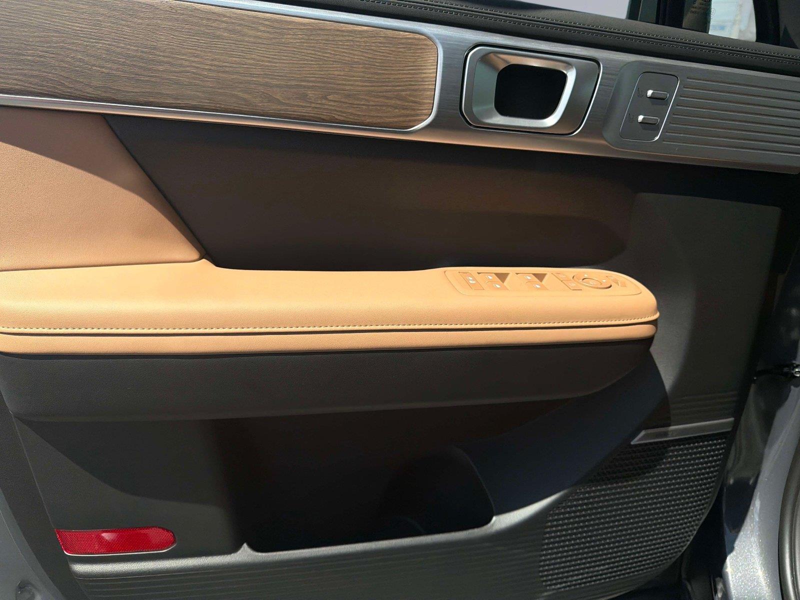 2027 Hyundai Santa Fe Limited 6P