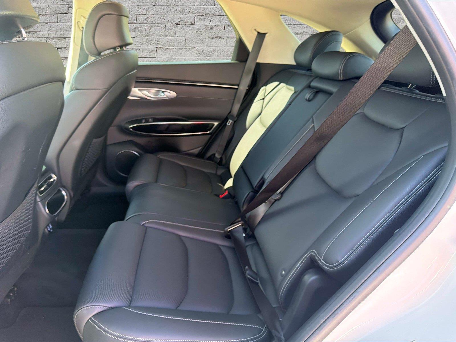 2025 Genesis GV70 2.5T