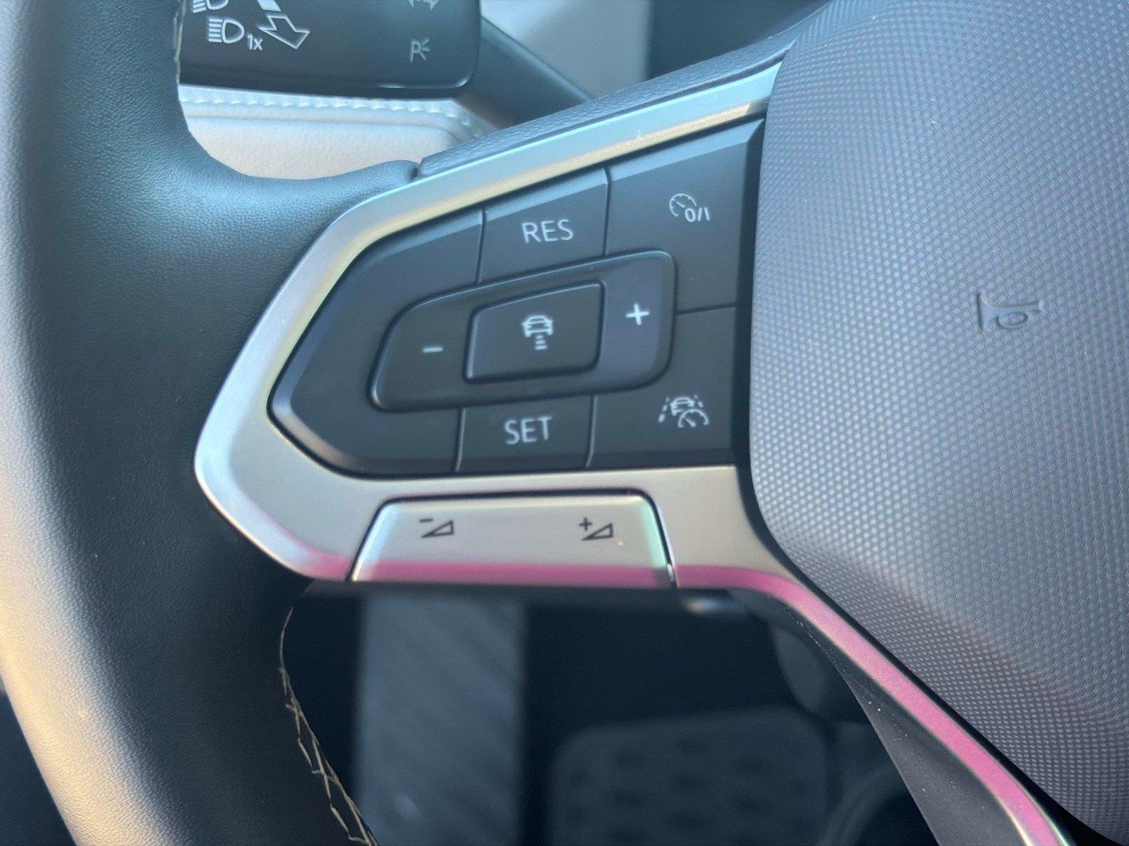 2024 Volkswagen Taos SE