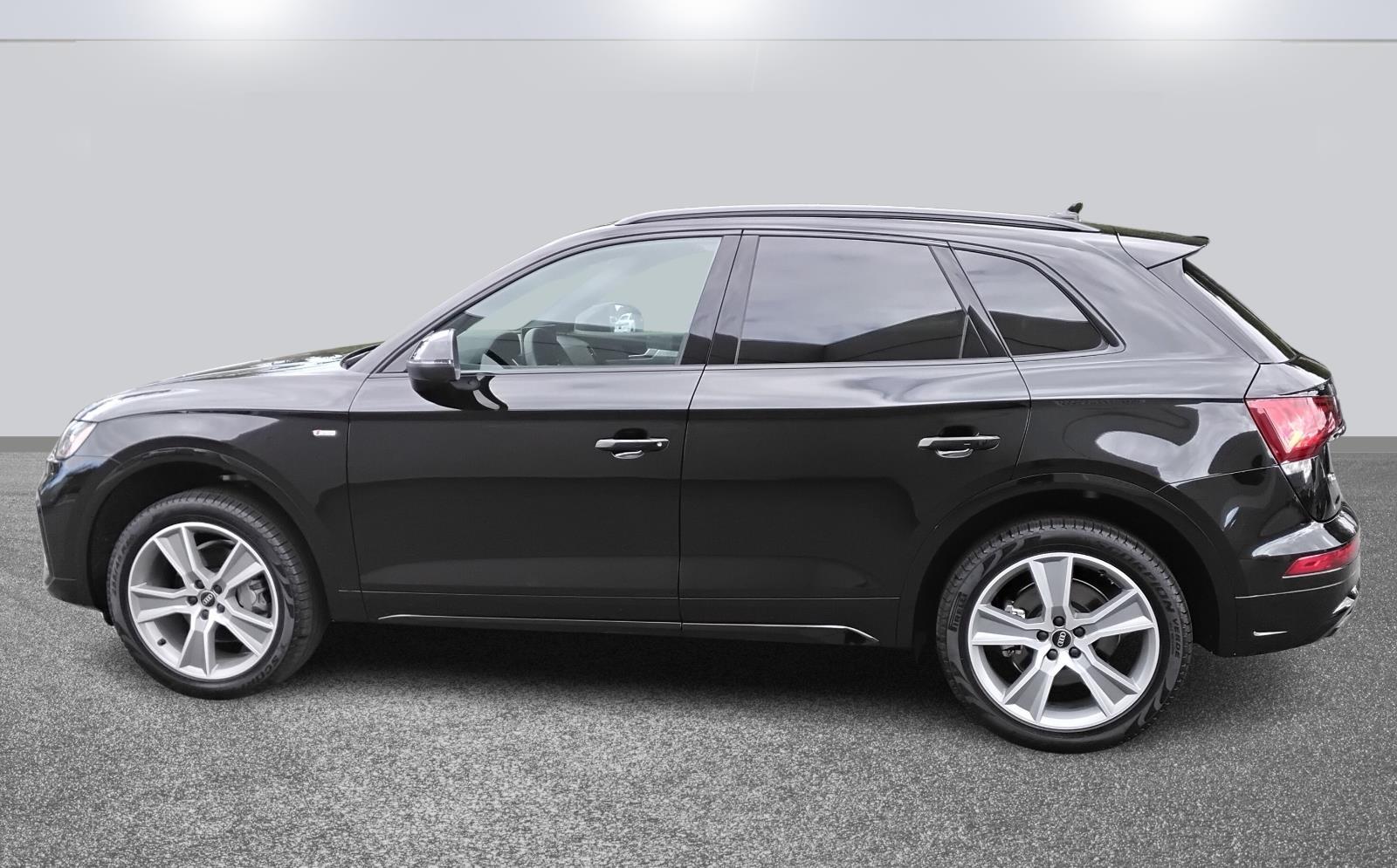 2025 Audi Q5 S line Premium