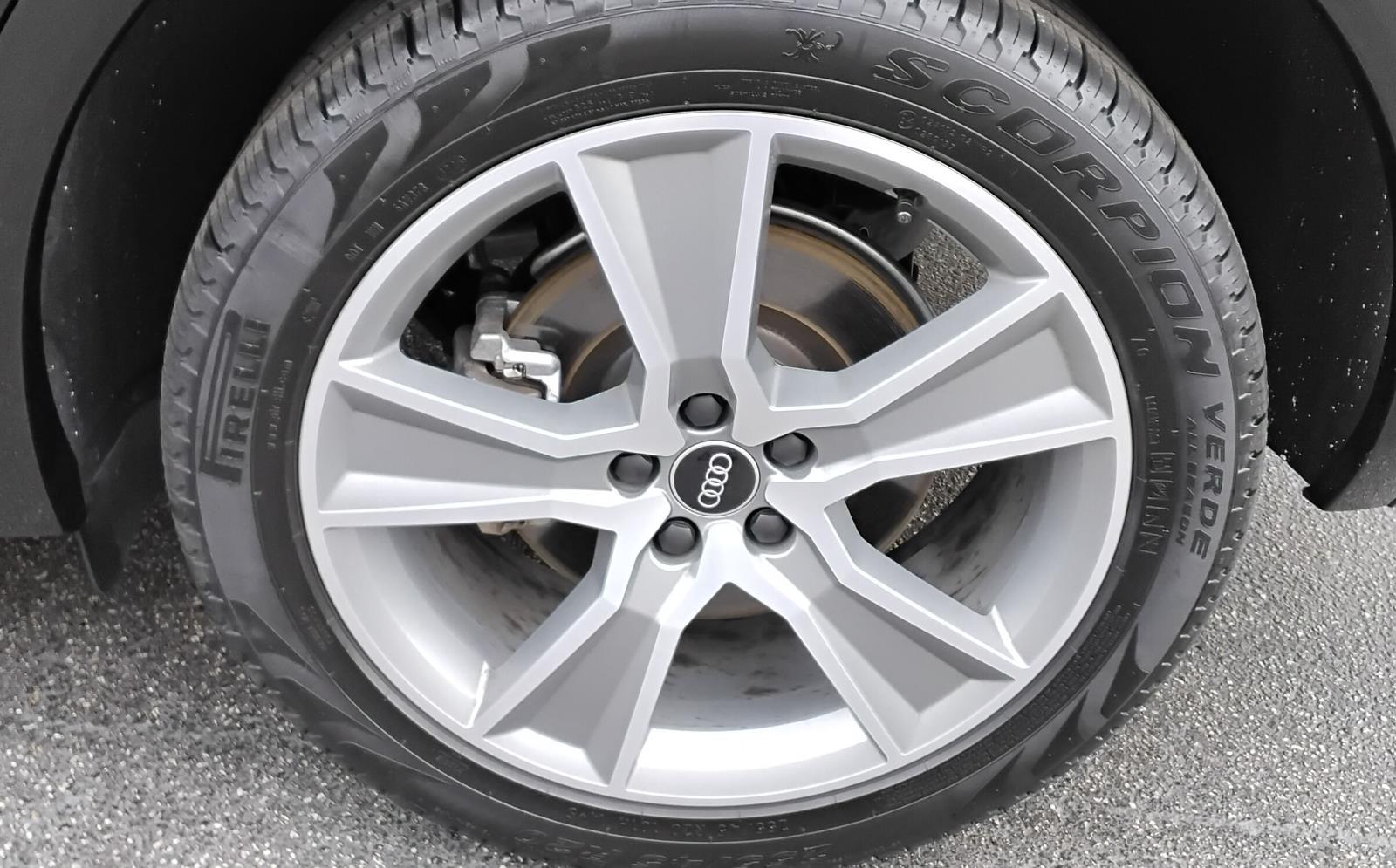 2025 Audi Q5 S line Premium