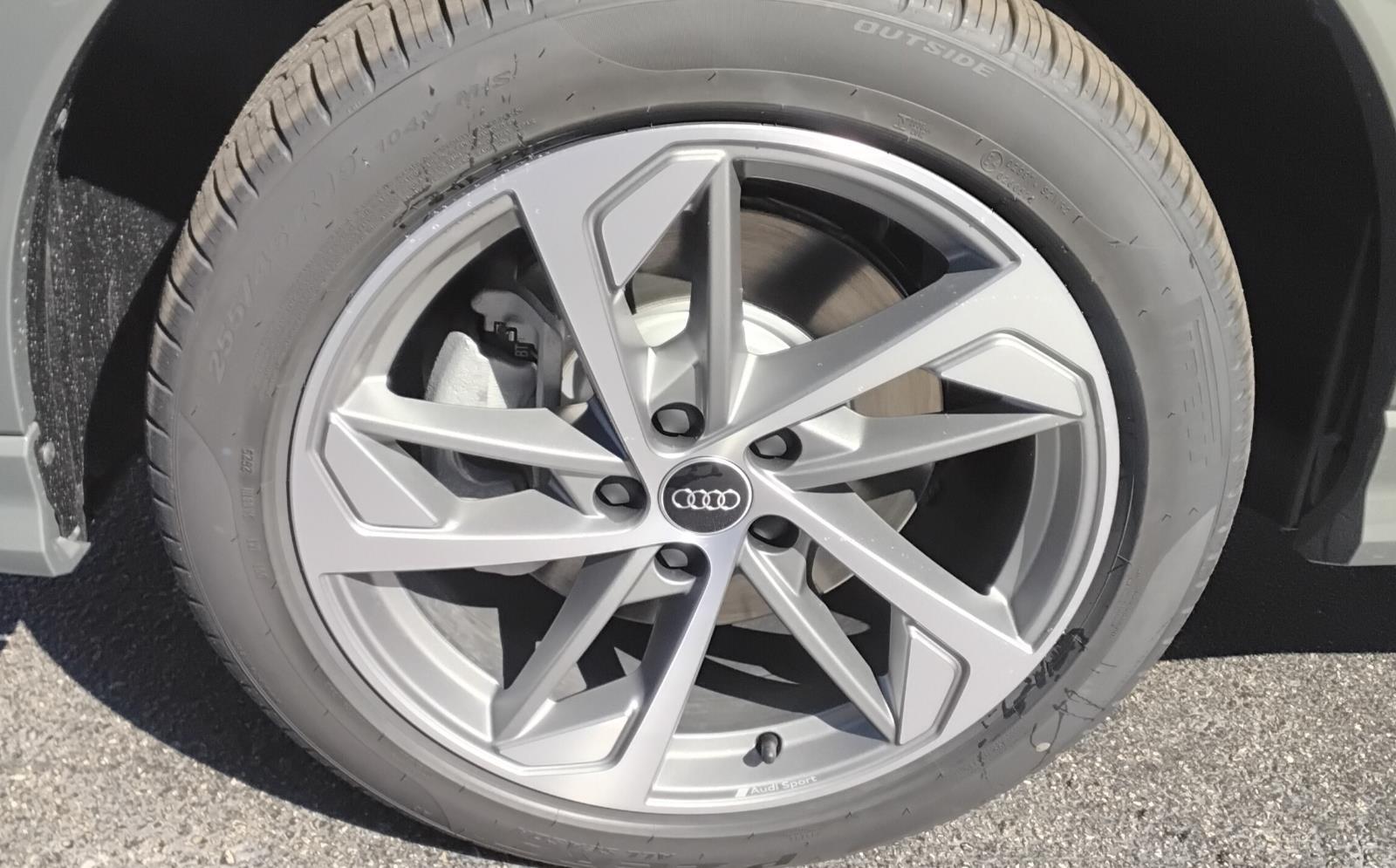 2025 Audi Q3 S line Premium