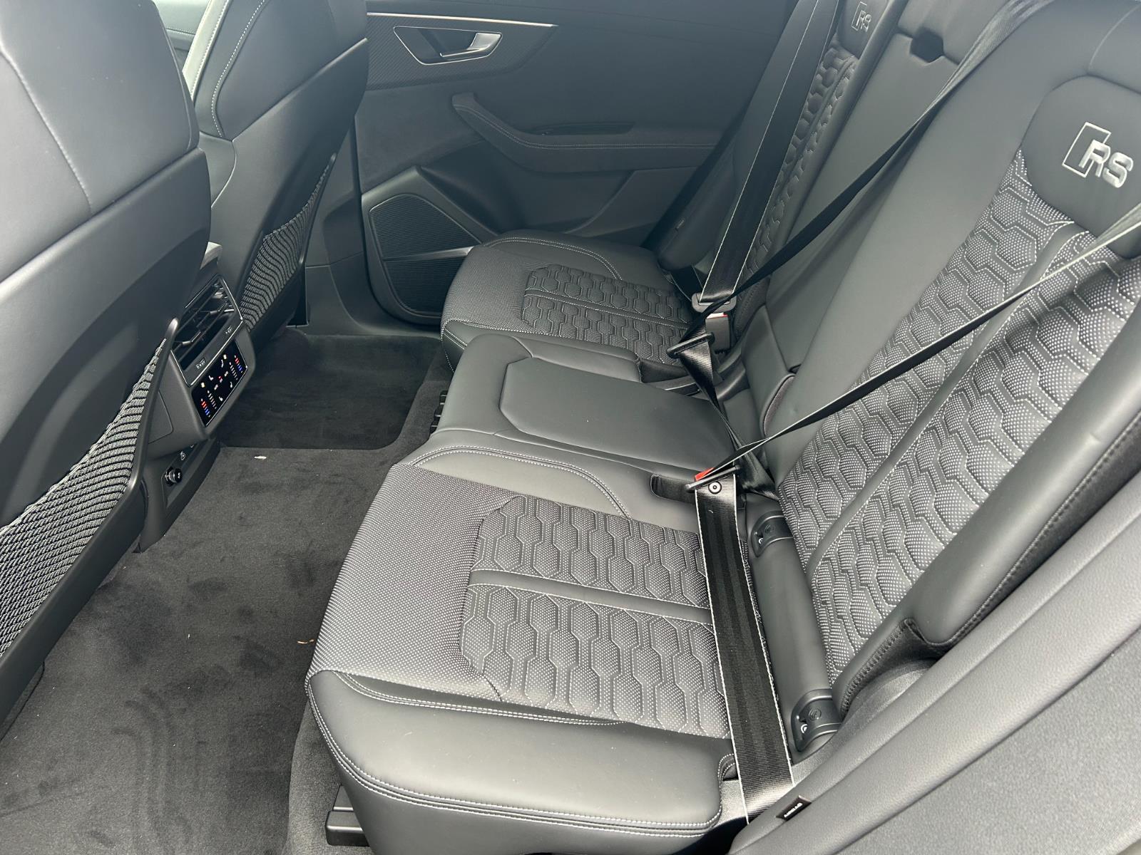 2026 Audi RS Q8 performance