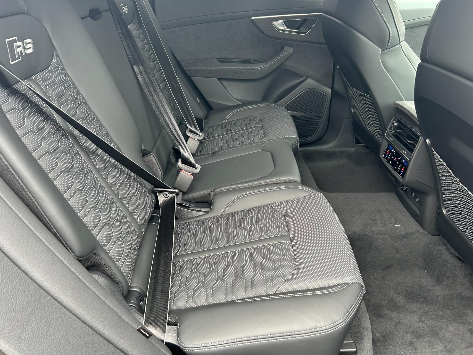 2026 Audi RS Q8 performance