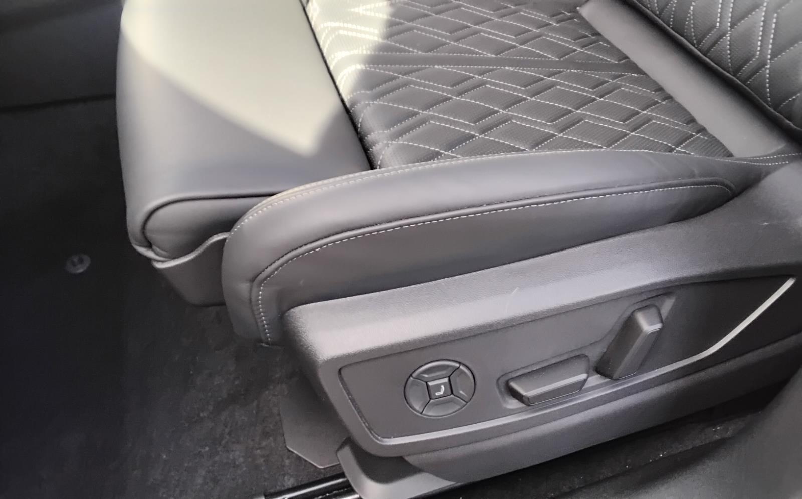 2025 Audi SQ5 Premium Plus