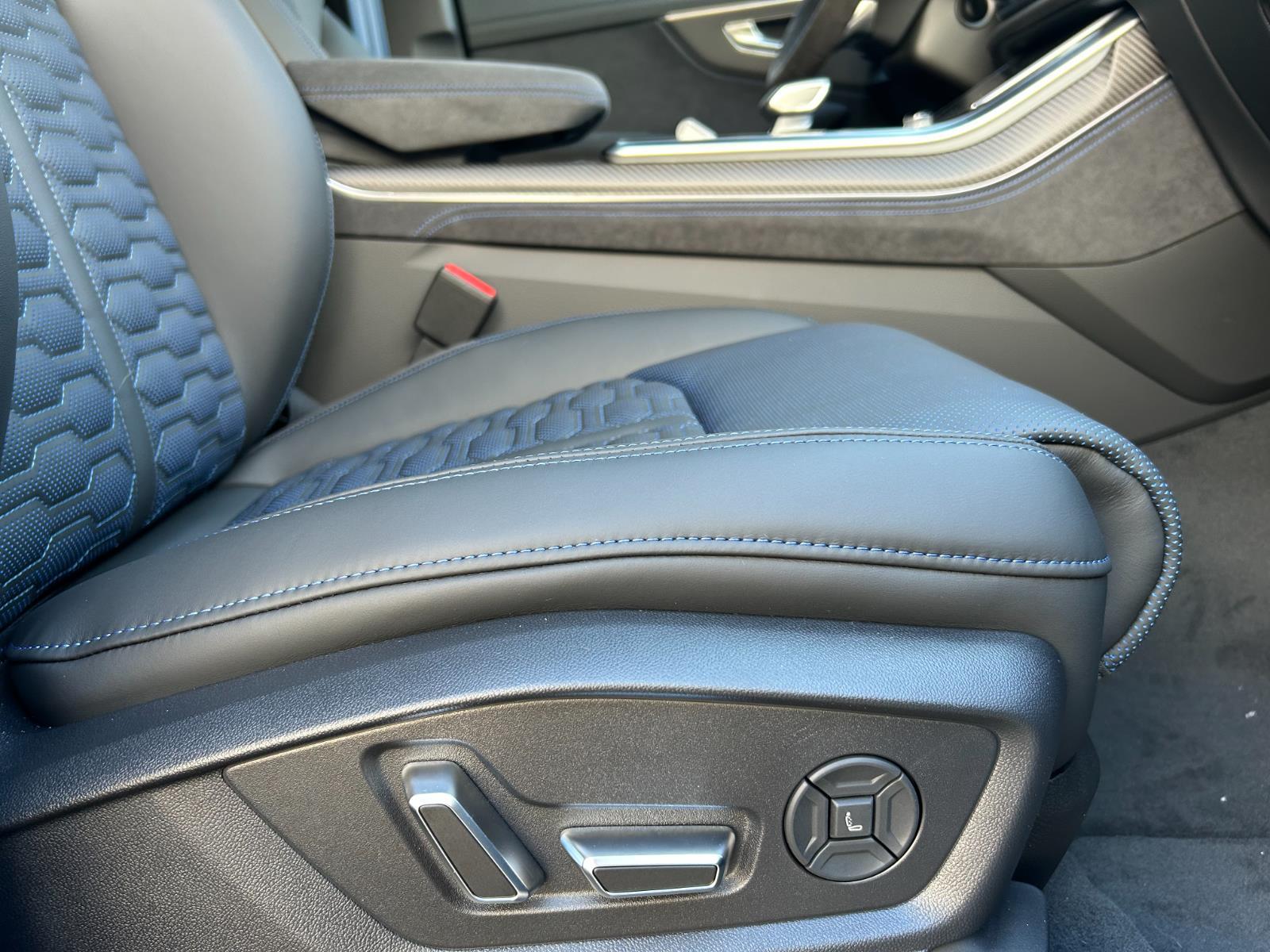 2026 Audi RS Q8 performance