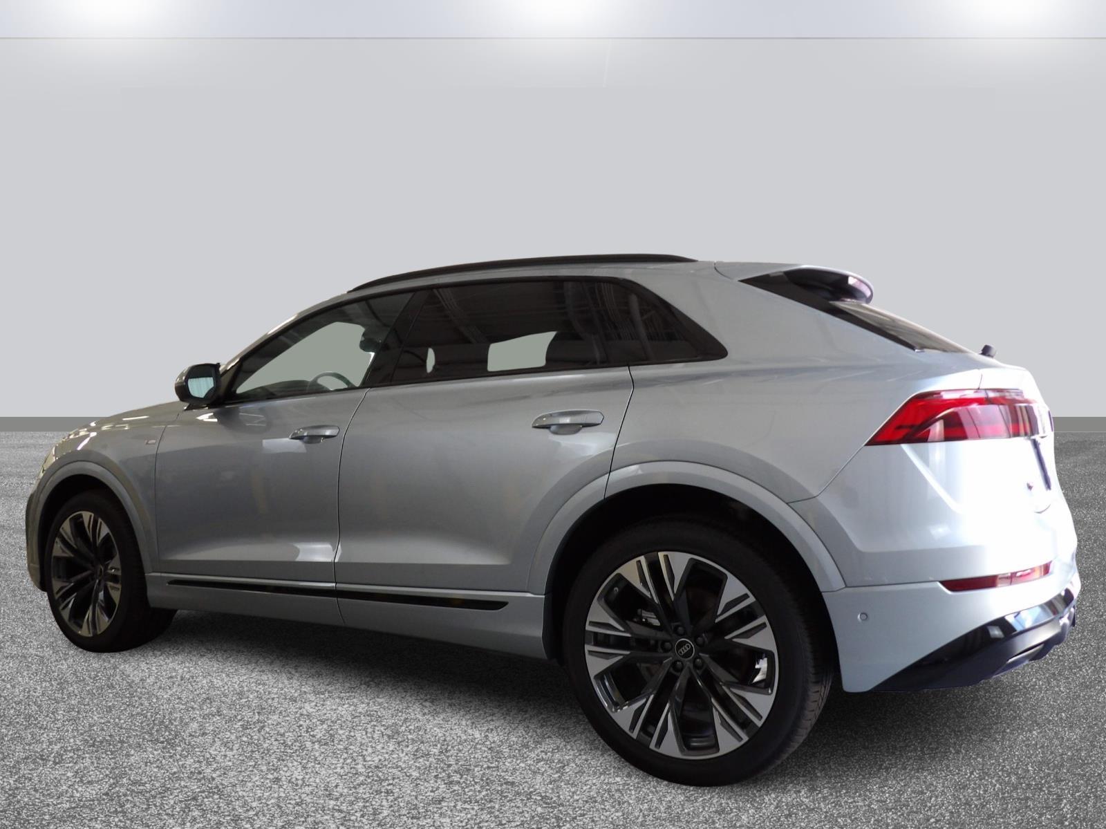 2025 Audi Q8 Premium Plus