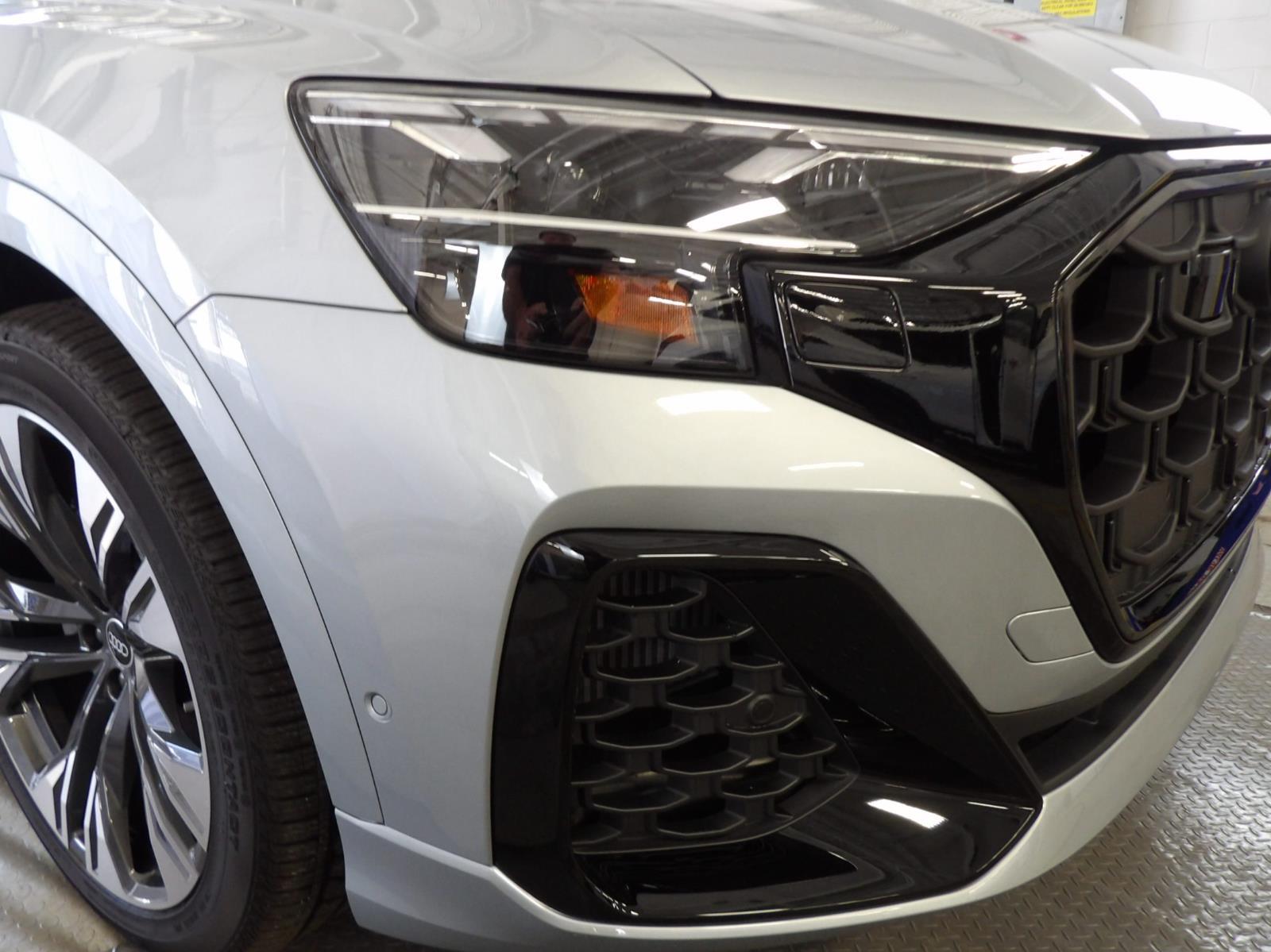 2025 Audi Q8 Premium Plus