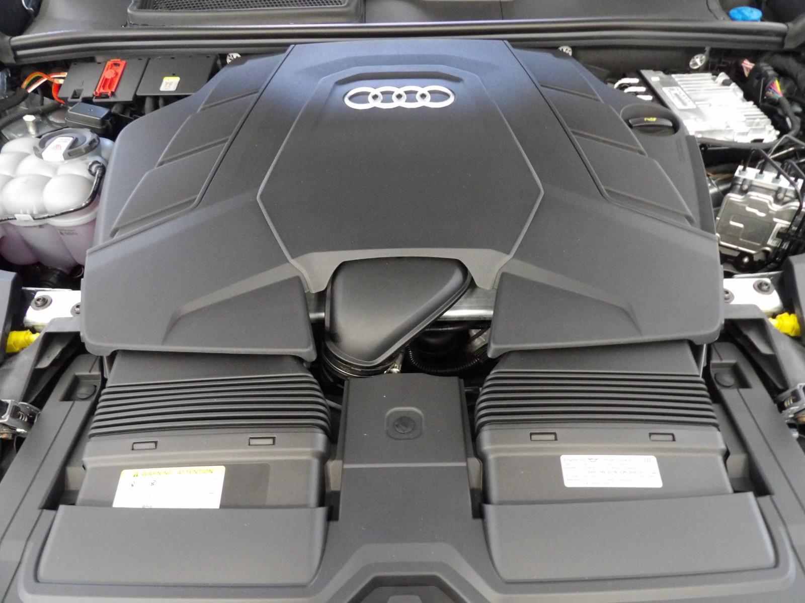 2025 Audi Q8 Premium Plus