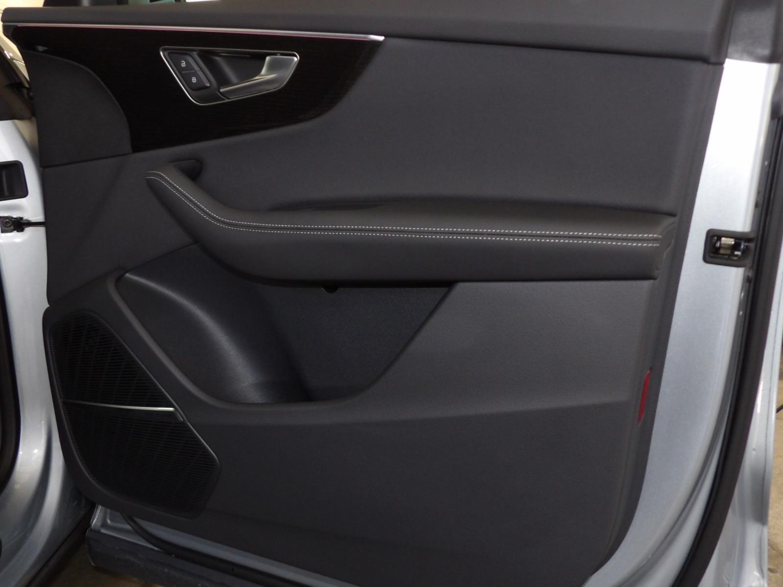 2025 Audi Q8 Premium Plus