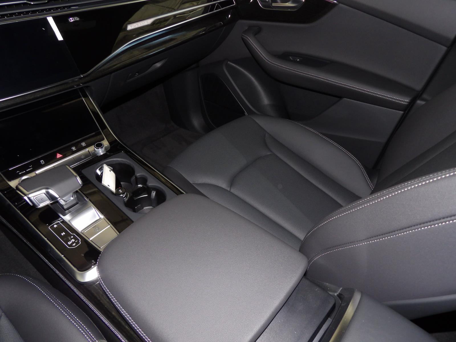 2025 Audi Q8 Premium Plus