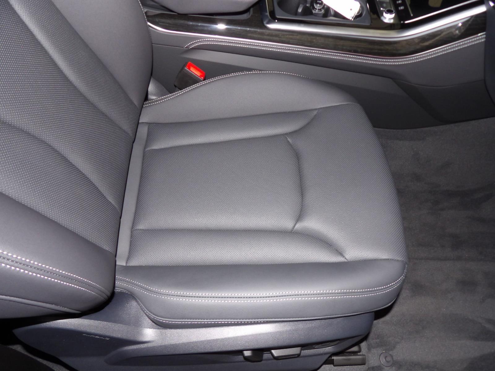 2025 Audi Q8 Premium Plus