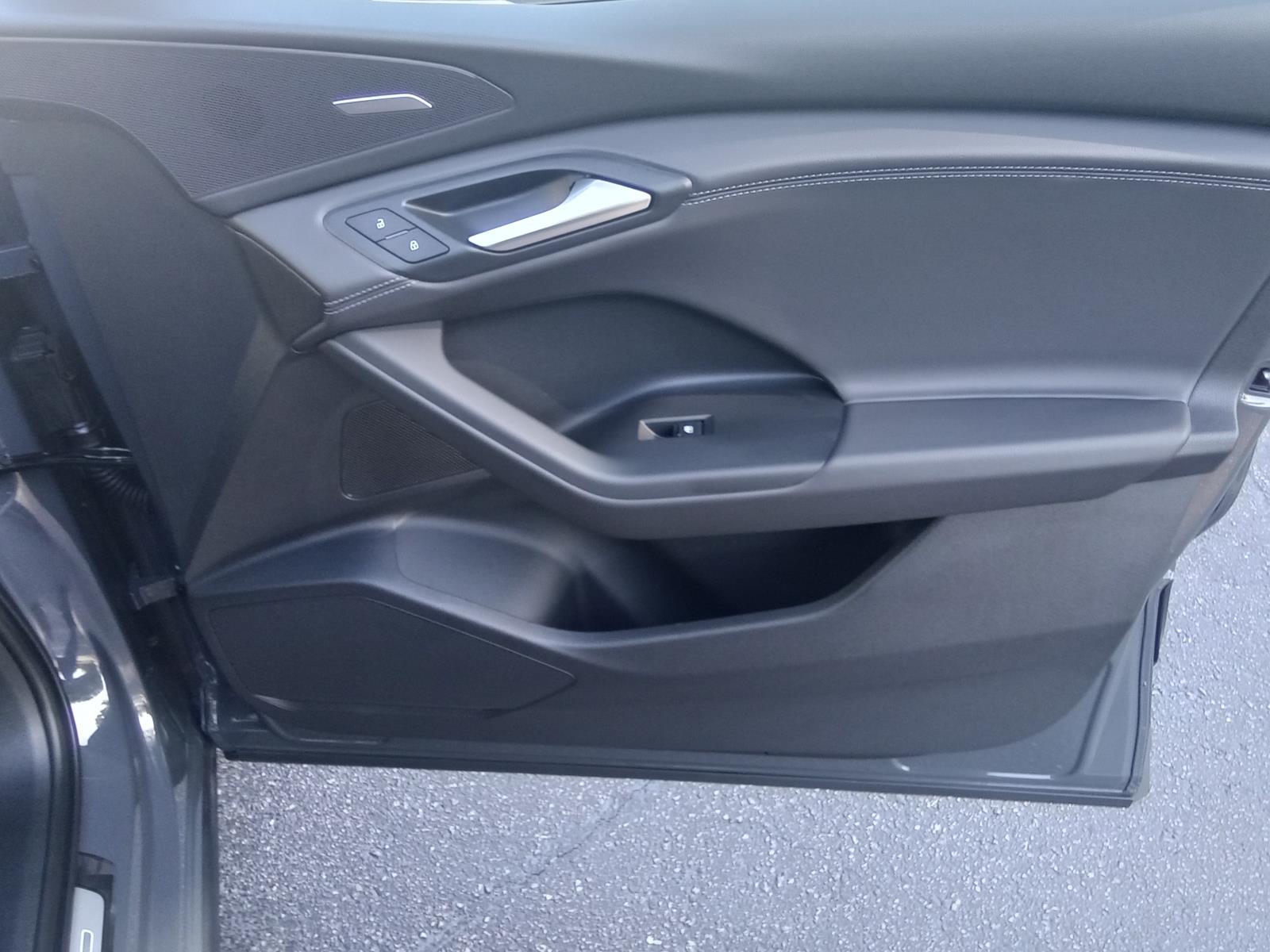 2025 Audi Q6 e-tron Premium Plus