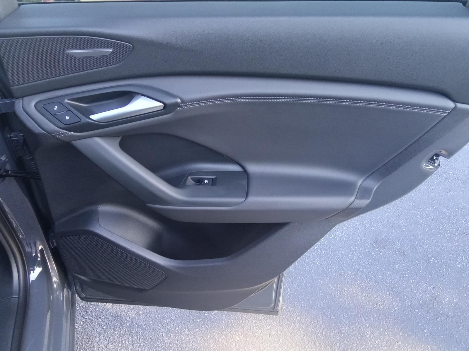 2025 Audi Q6 e-tron Premium Plus