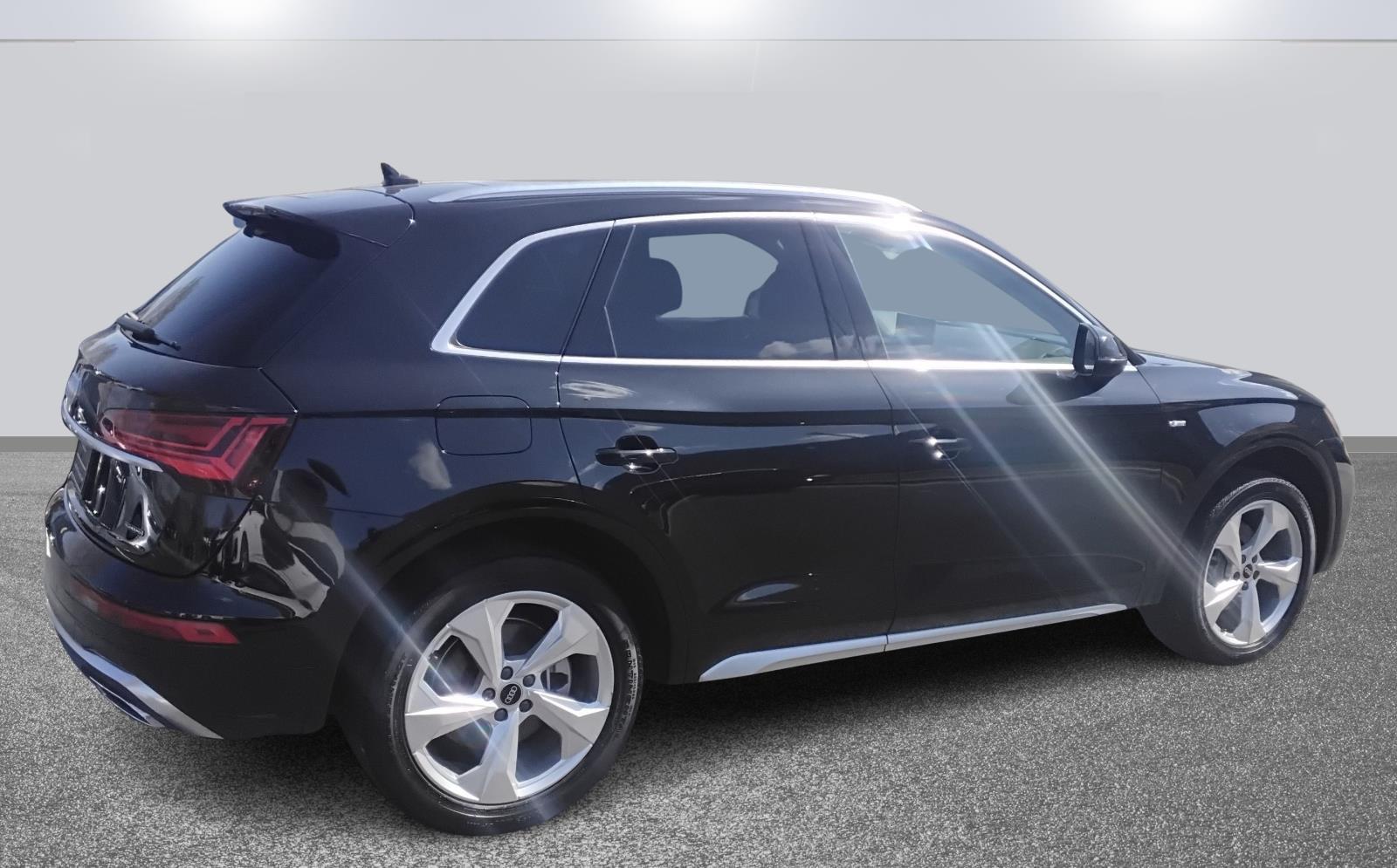 2023 Audi Q5 S line Premium Plus