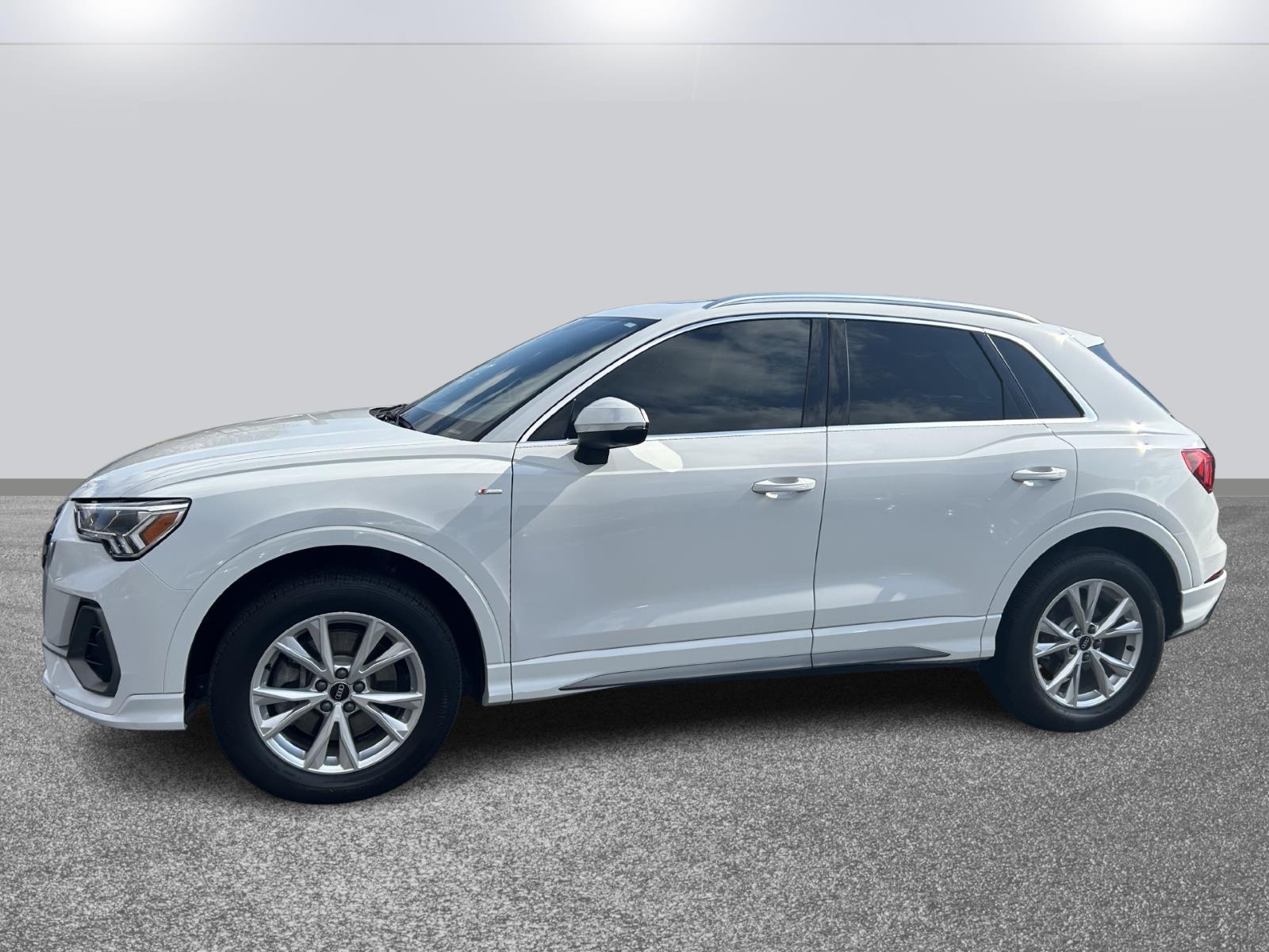 2024 Audi Q3 S line Premium Plus