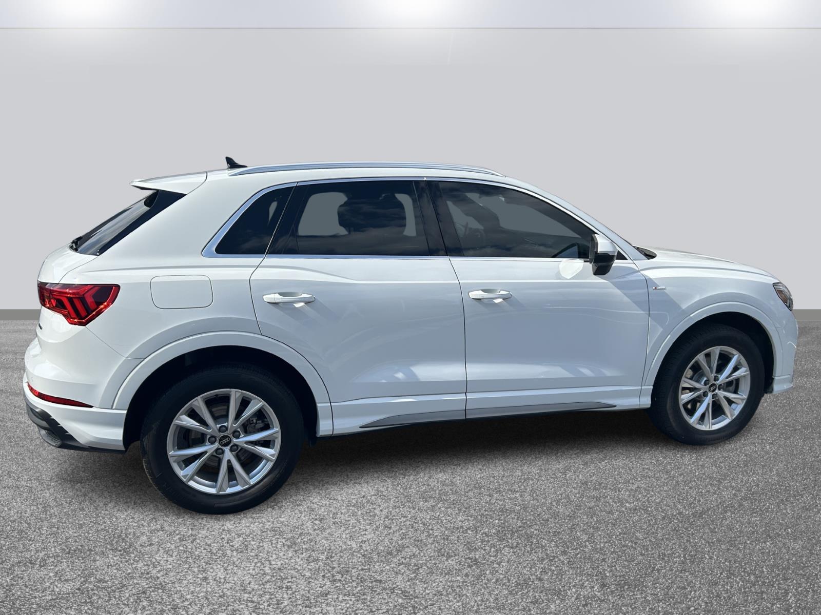 2024 Audi Q3 S line Premium Plus