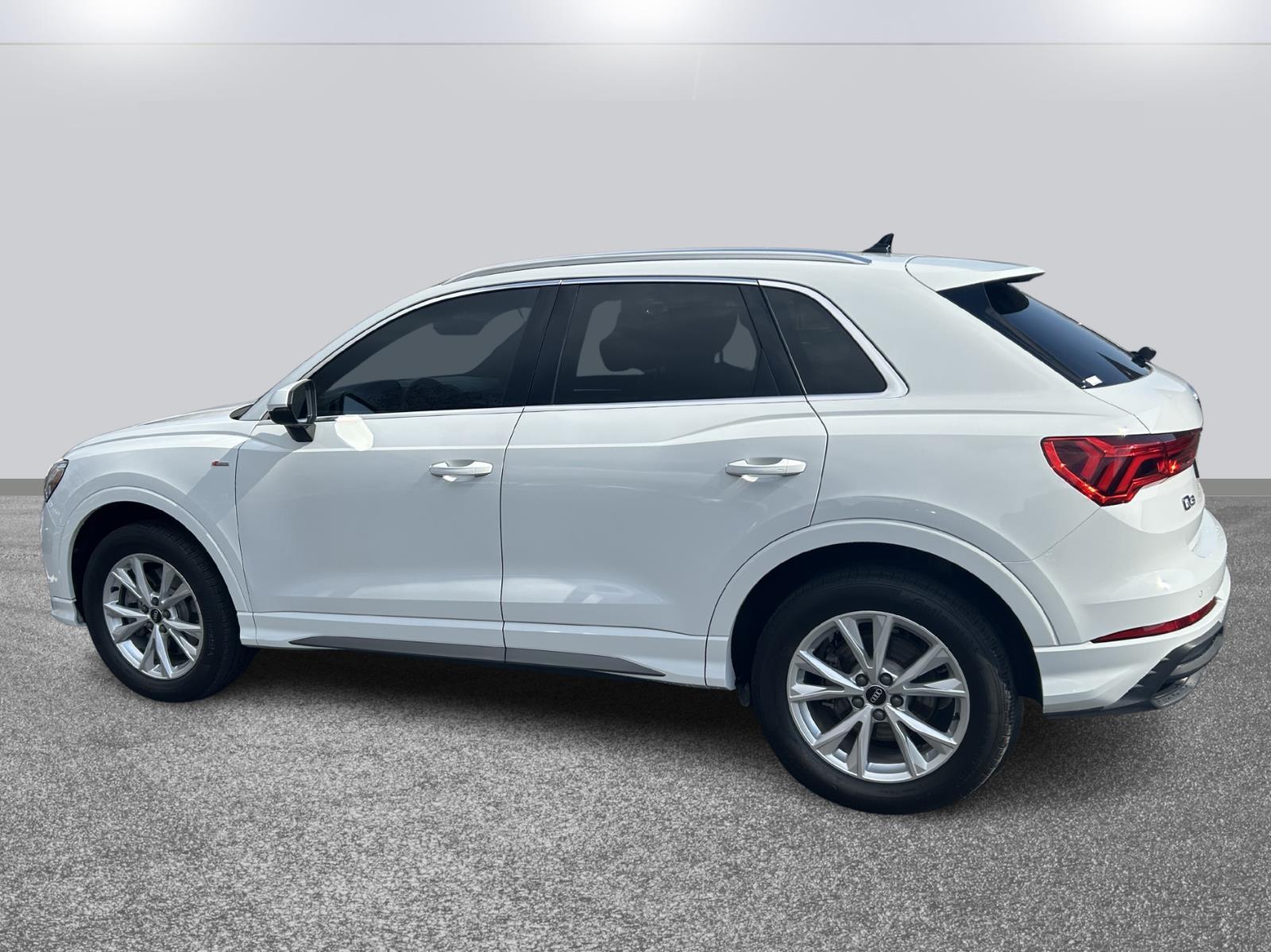 2024 Audi Q3 S line Premium Plus