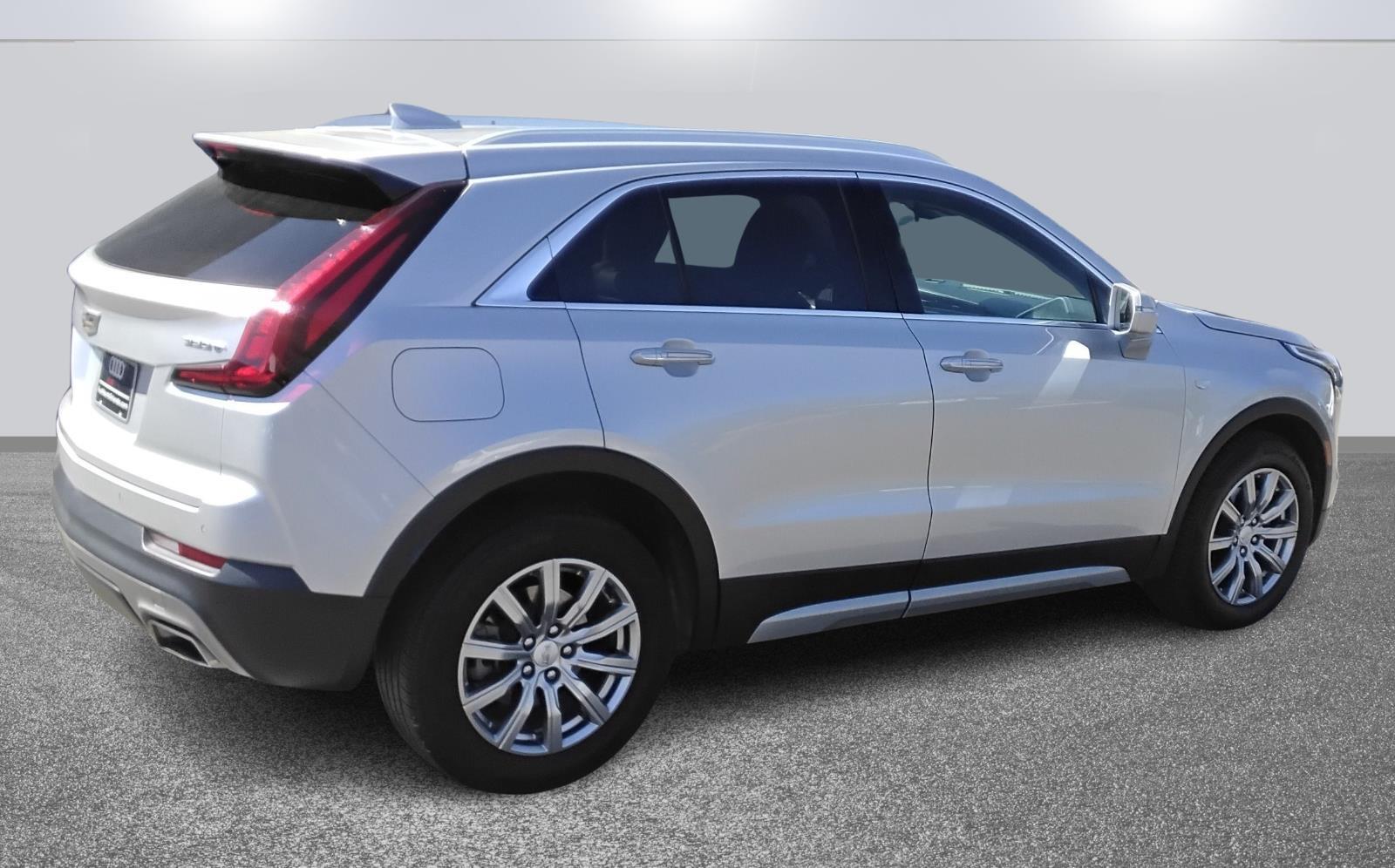 2021 Cadillac XT4 FWD Premium Luxury