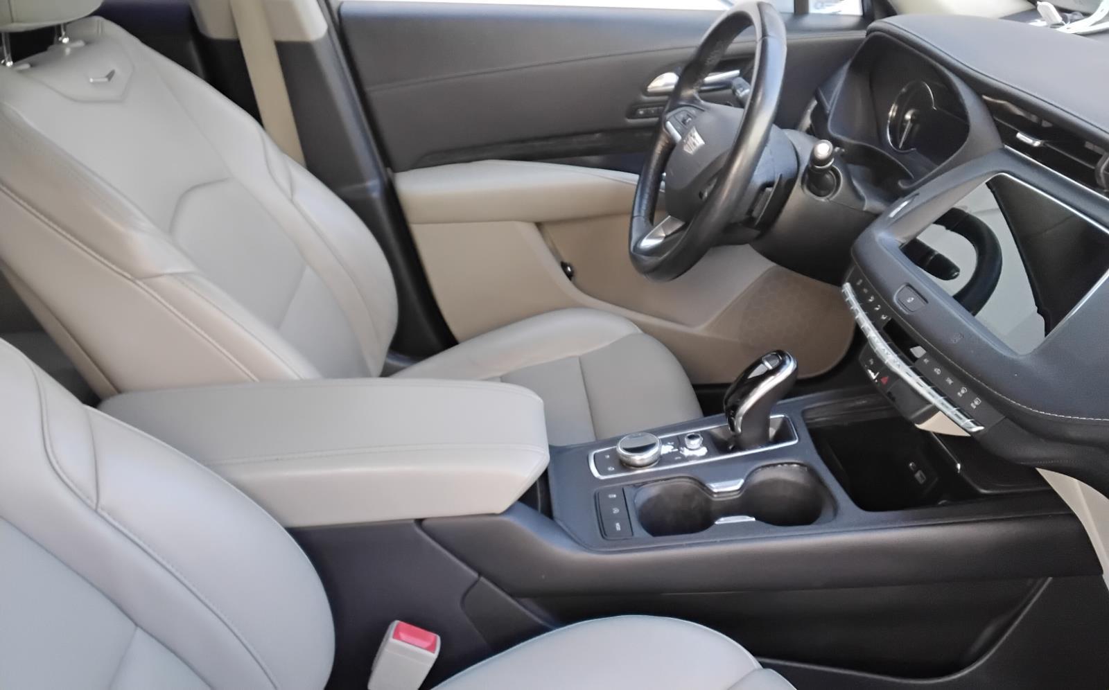 2021 Cadillac XT4 FWD Premium Luxury