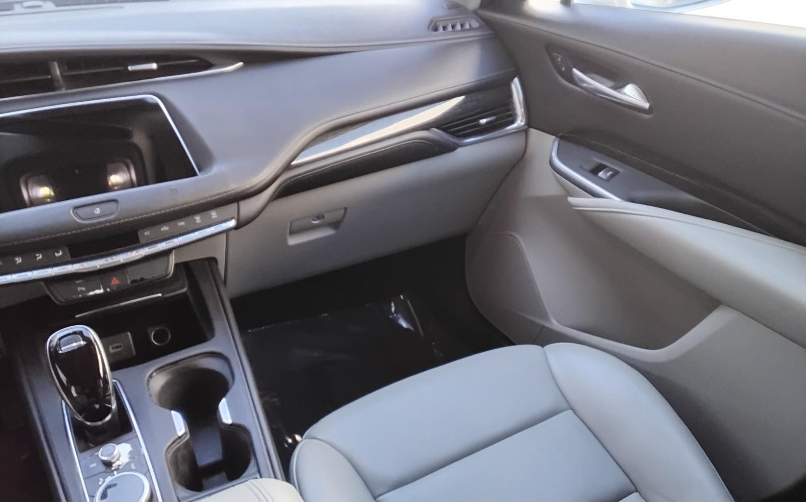 2021 Cadillac XT4 FWD Premium Luxury