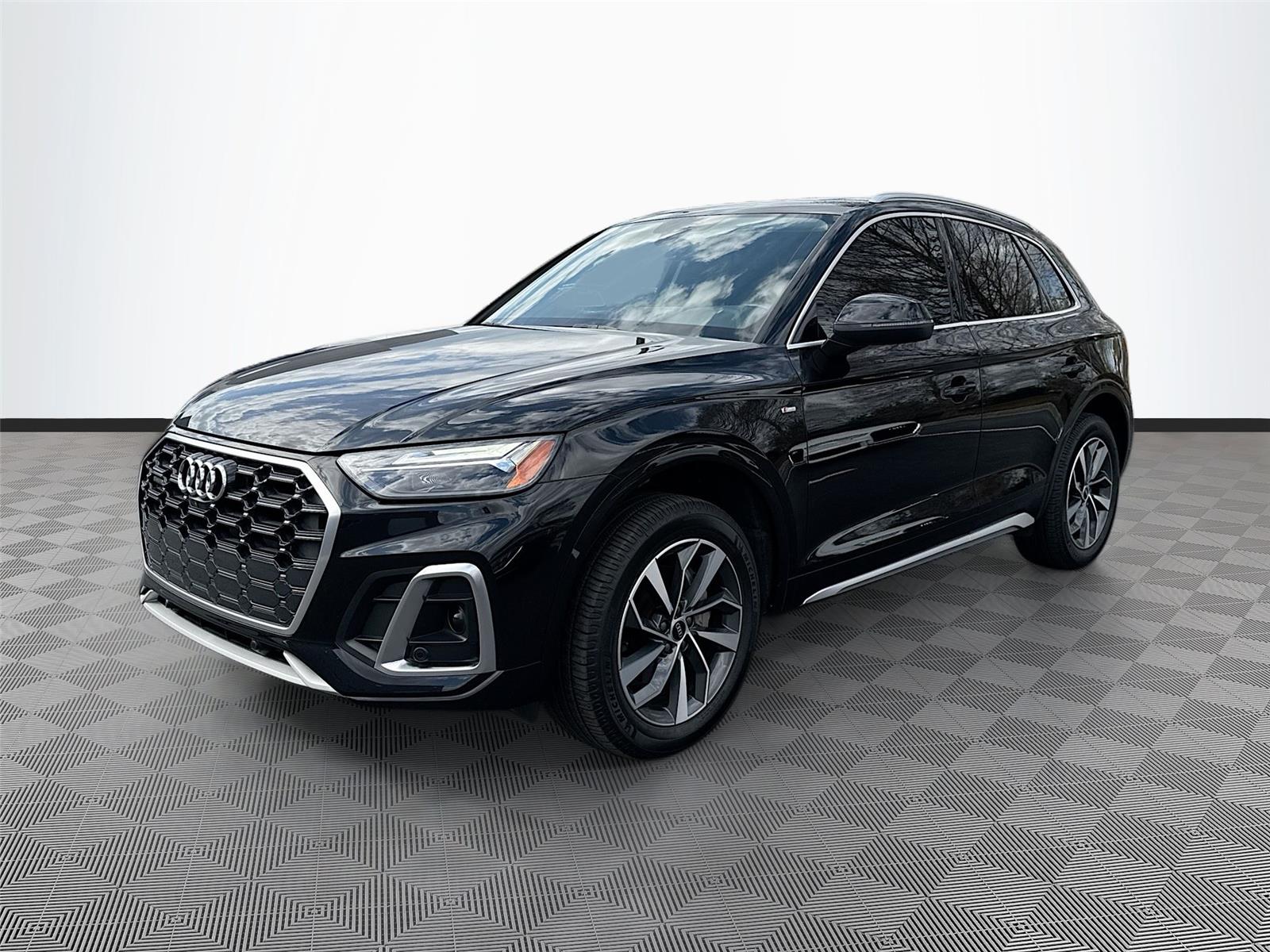 2022 Audi Q5 S line Premium Plus