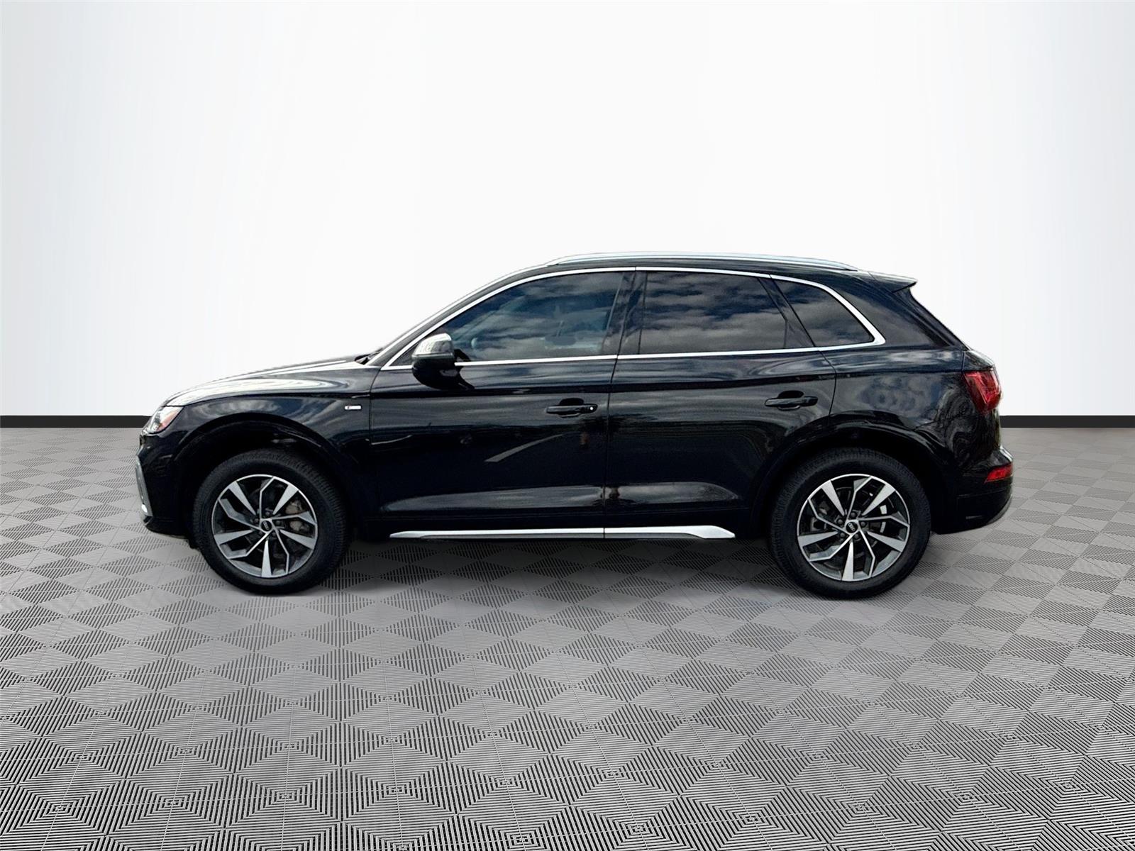 2022 Audi Q5 S line Premium Plus