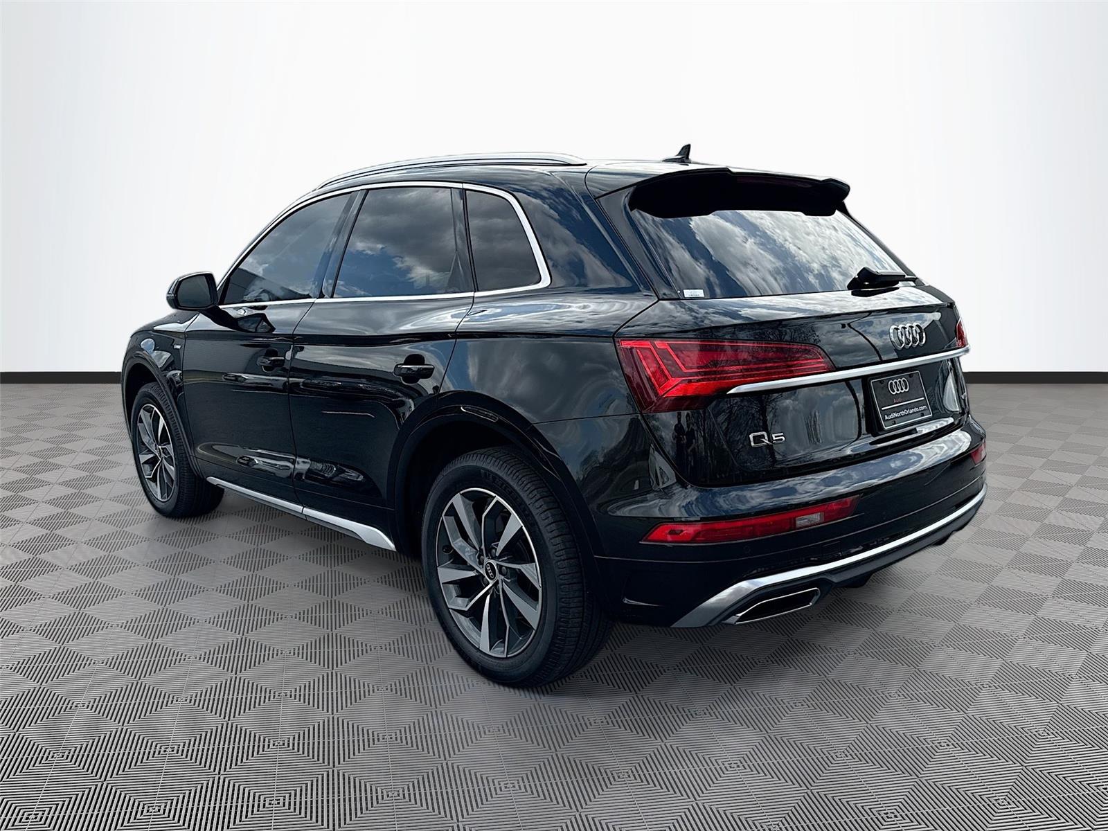 2022 Audi Q5 S line Premium Plus